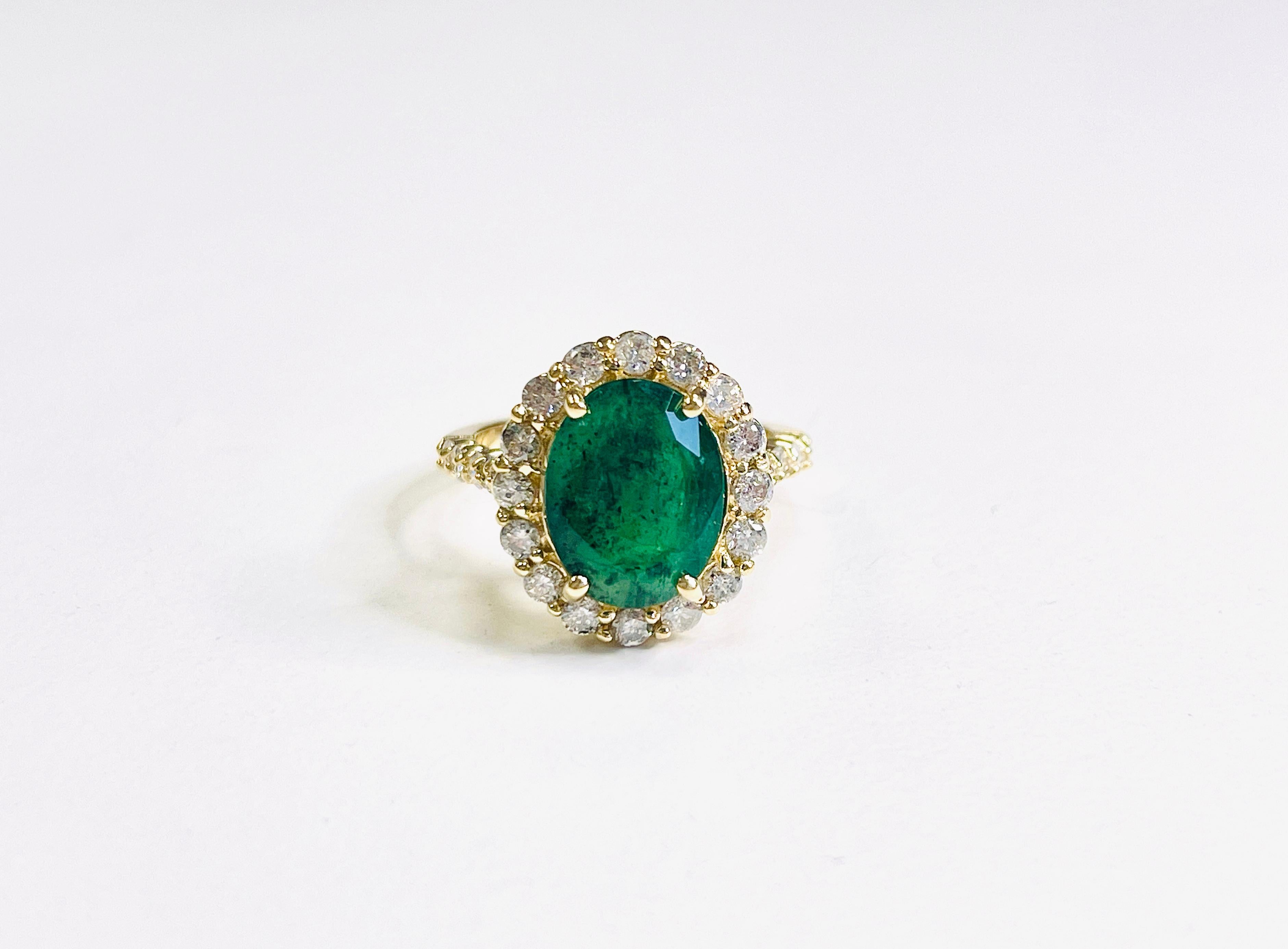 3.20 Carat Emerald Diamond 14K Yellow Gold Ring
1.04Carat Natural Diamonds 27pieces, 5.56grams, size 6.5, average G-I

*Free shipping within the U.S.*

