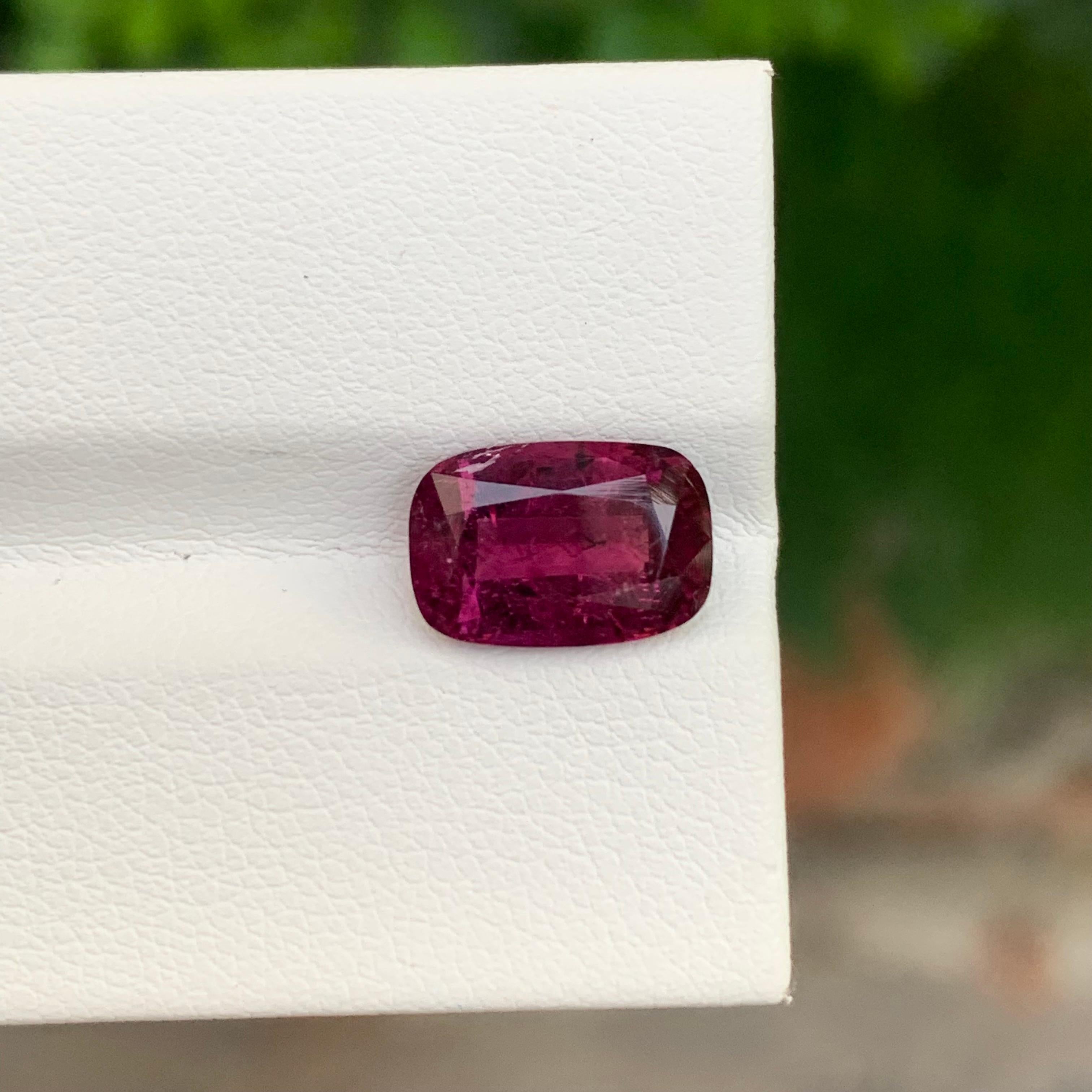3,20 carati di splendida tormalina rubellite sciolta a forma di cuscino per gioielli In condizioni Nuovo in vendita a Peshawar, PK