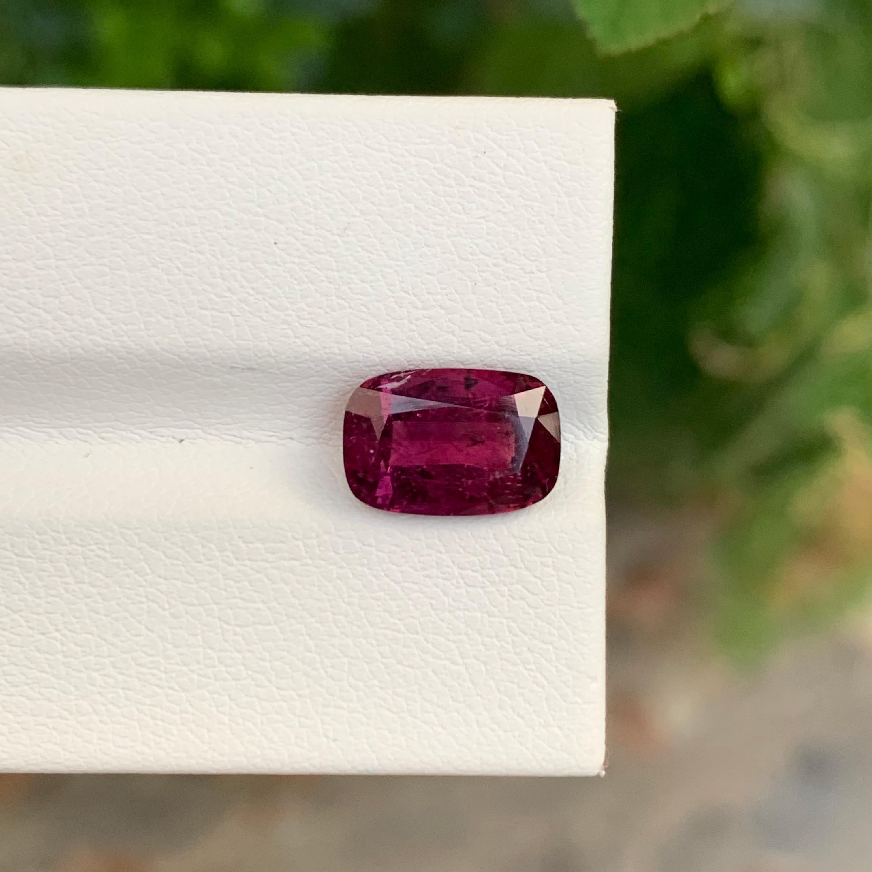 da uomo o donna 3,20 carati di splendida tormalina rubellite sciolta a forma di cuscino per gioielli in vendita