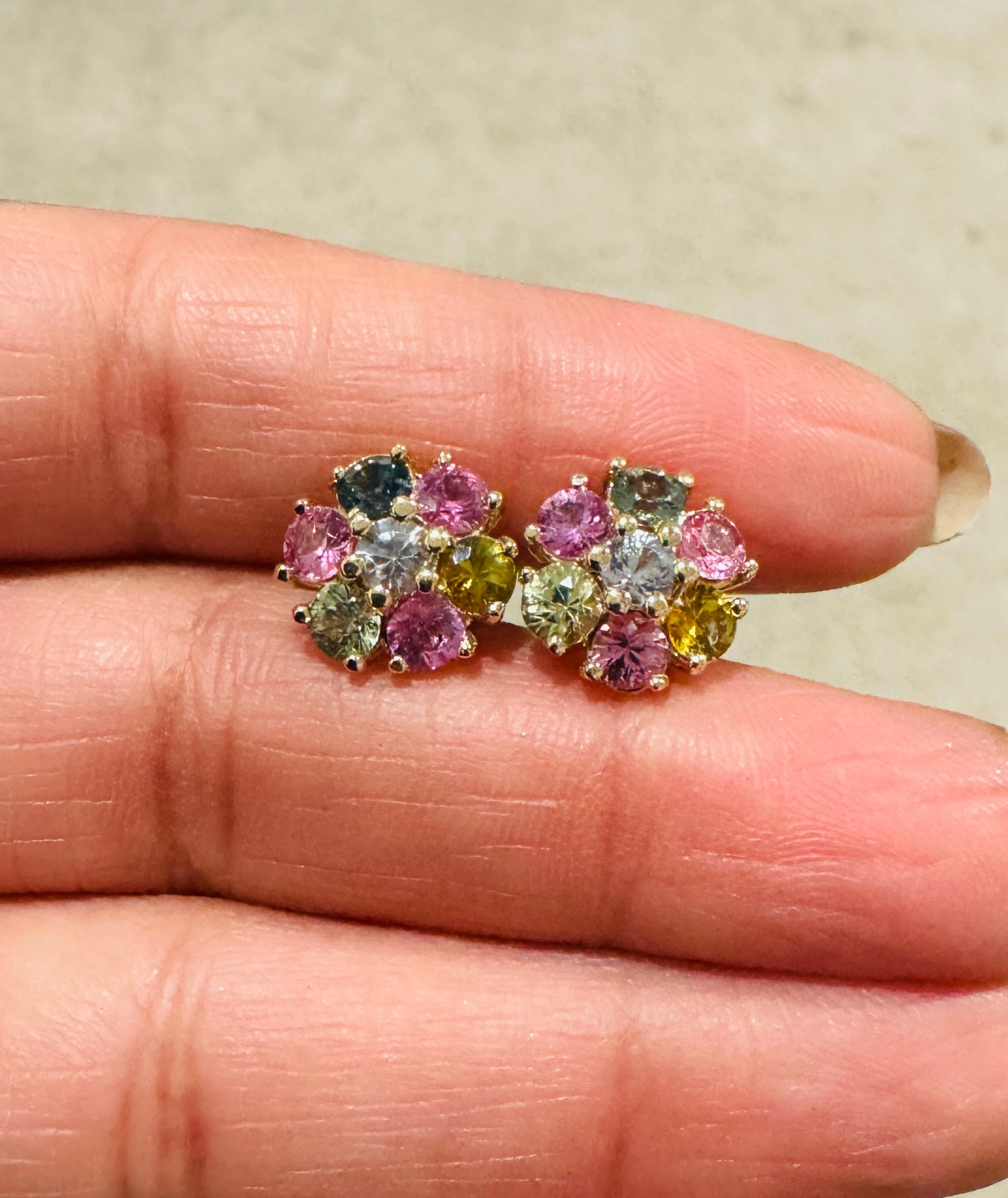 3.20 Carat Multi-Color Sapphire Yellow Gold Stud Earrings In New Condition For Sale In Los Angeles, CA