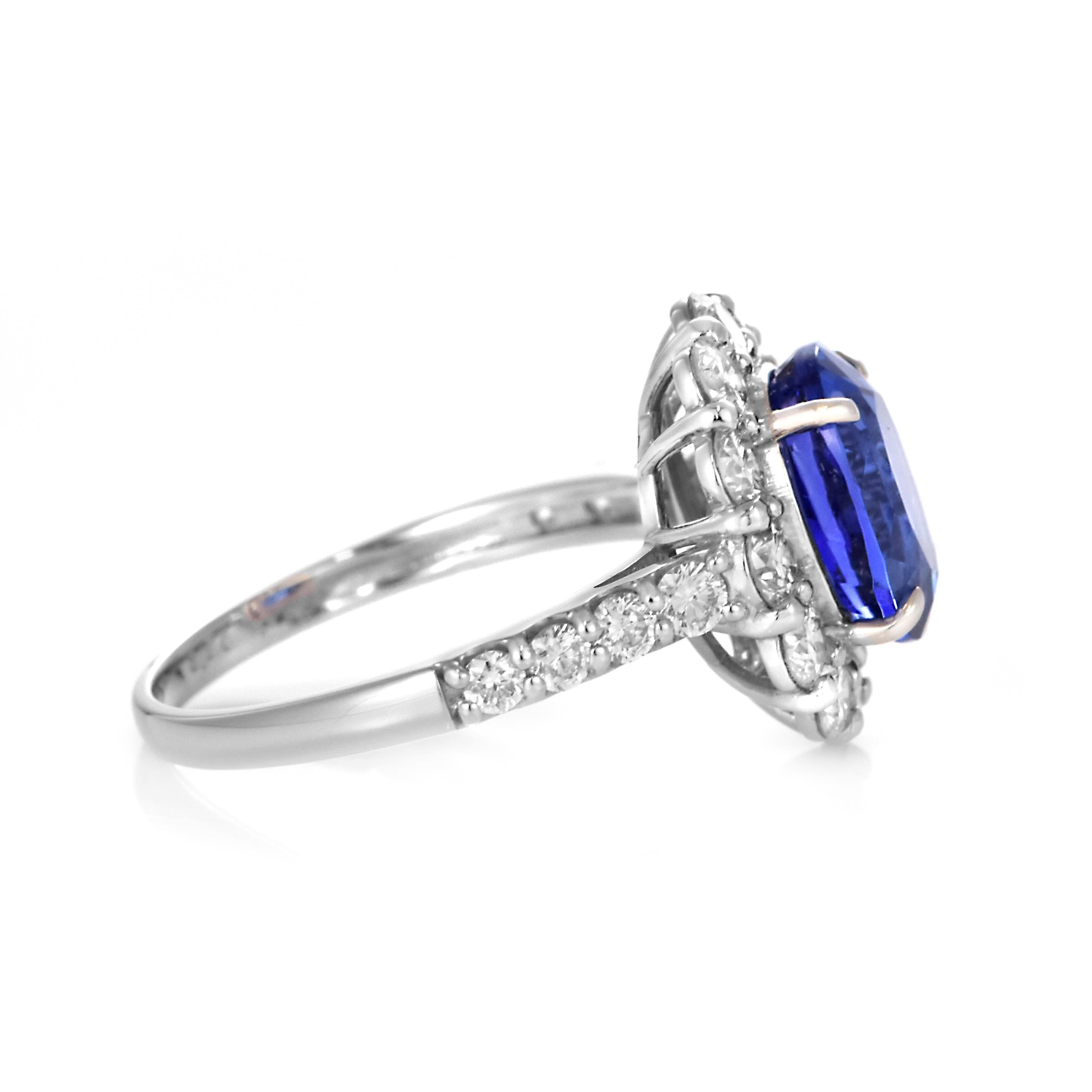 3.20 Carat Natural 'AAA' Tanzanite and Diamond Ring Made in Platinum For Sale 5