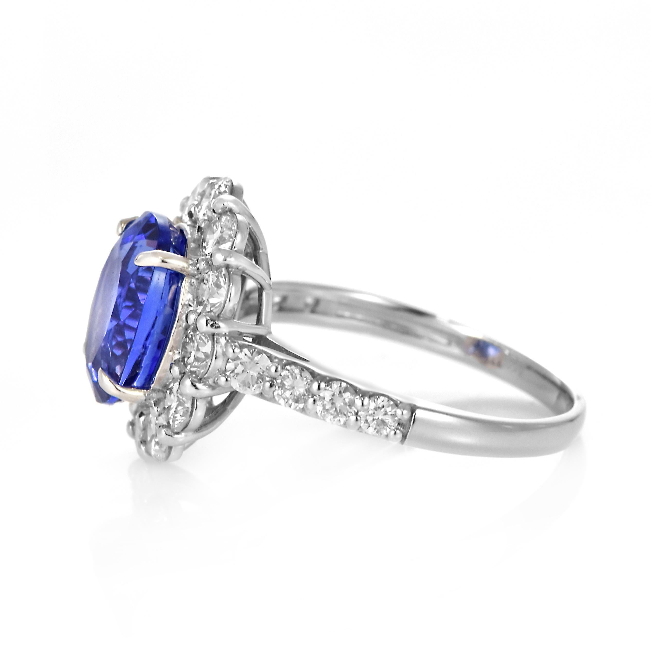 3.20 Carat Natural 'AAA' Tanzanite and Diamond Ring Made in Platinum For Sale 6