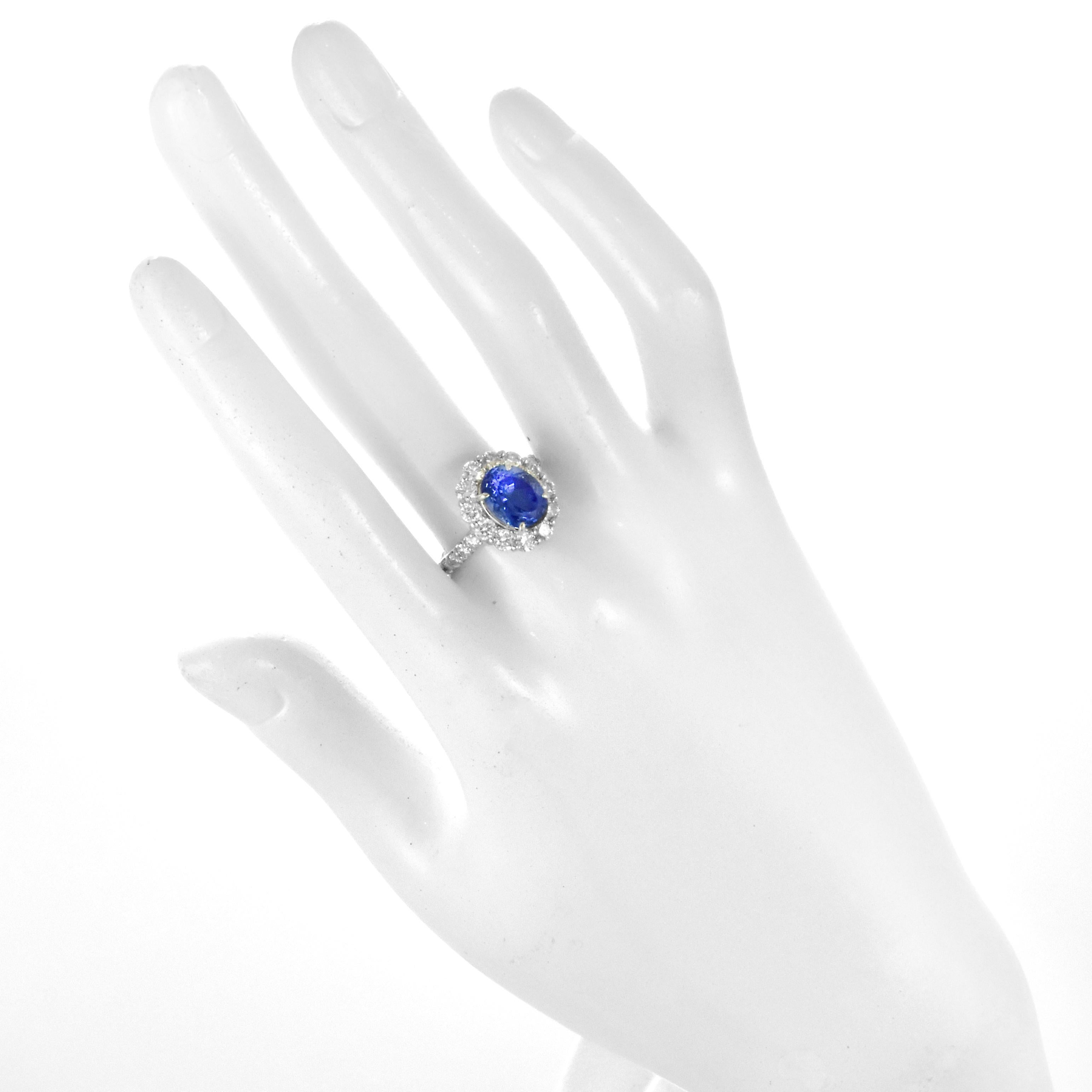 Women's 3.20 Carat Natural 'AAA' Tanzanite and Diamond Ring Made in Platinum For Sale