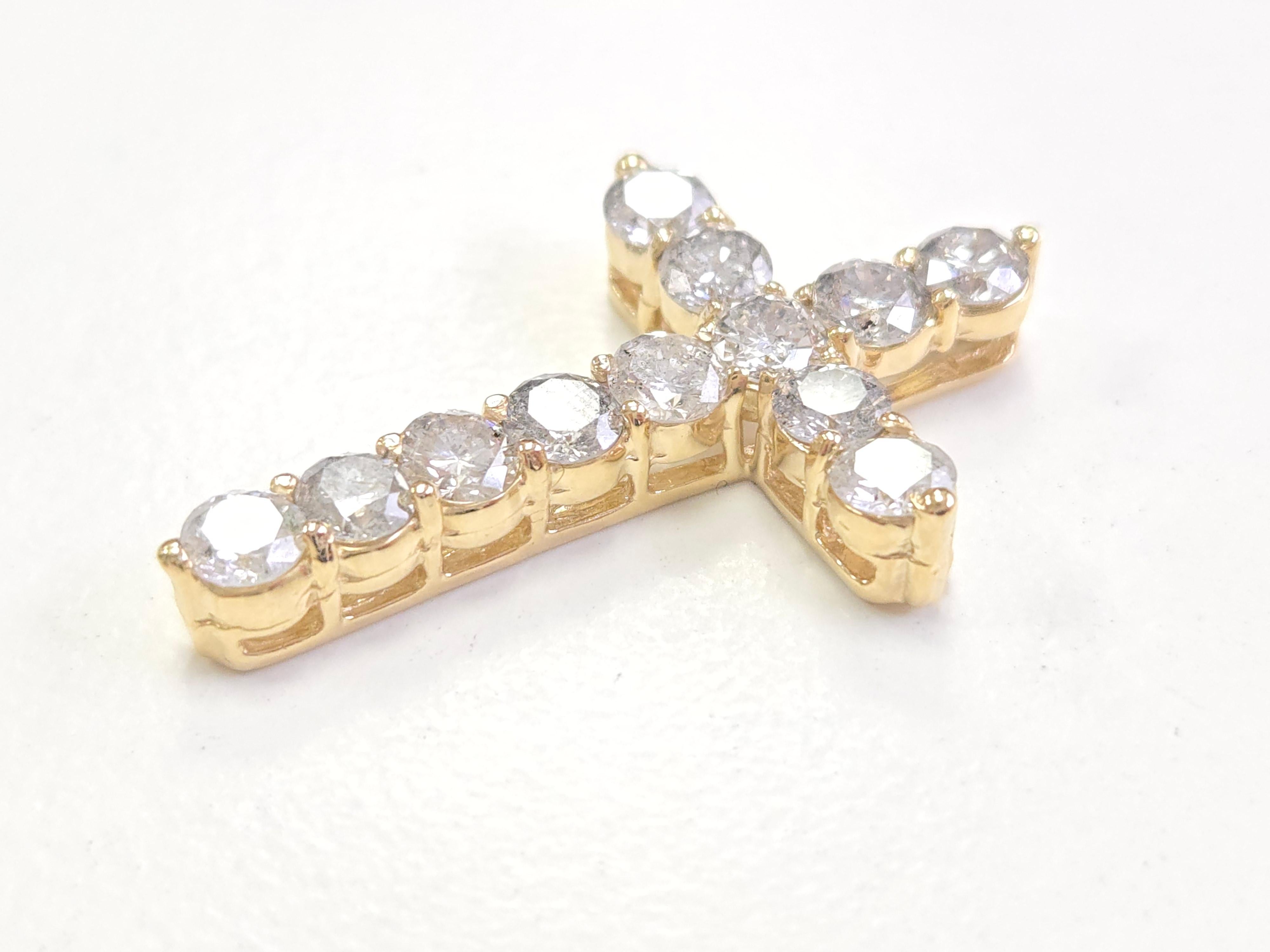 Colgante Cruz Diamante Natural 3.20 Quilates Oro Amarillo 14 Kilates en Nuevo estado para la venta en Great Neck Plaza, NY