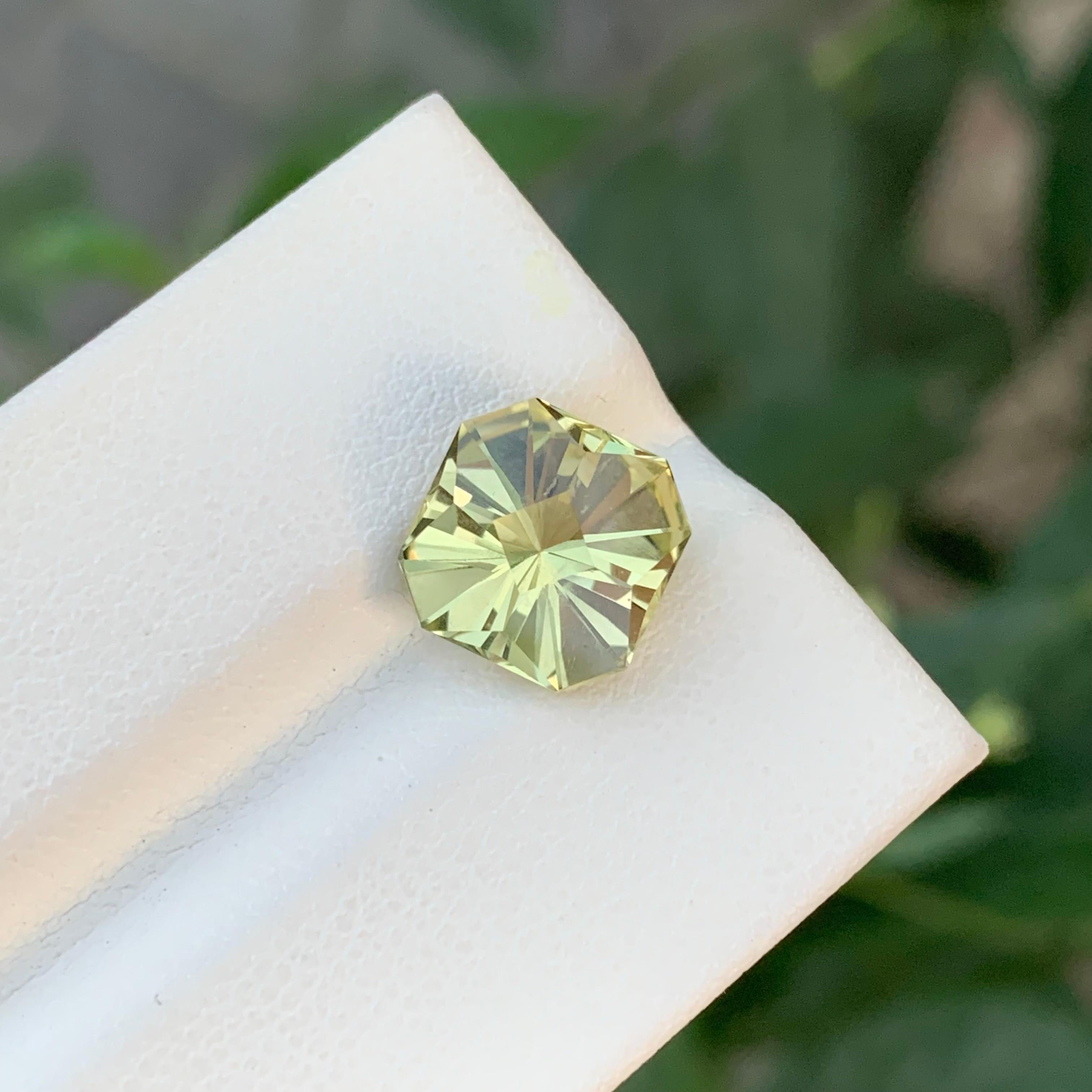 Pierre précieuse de forme carrée en quartz citron naturel non serti de 3,20 carats Neuf - En vente à Peshawar, PK