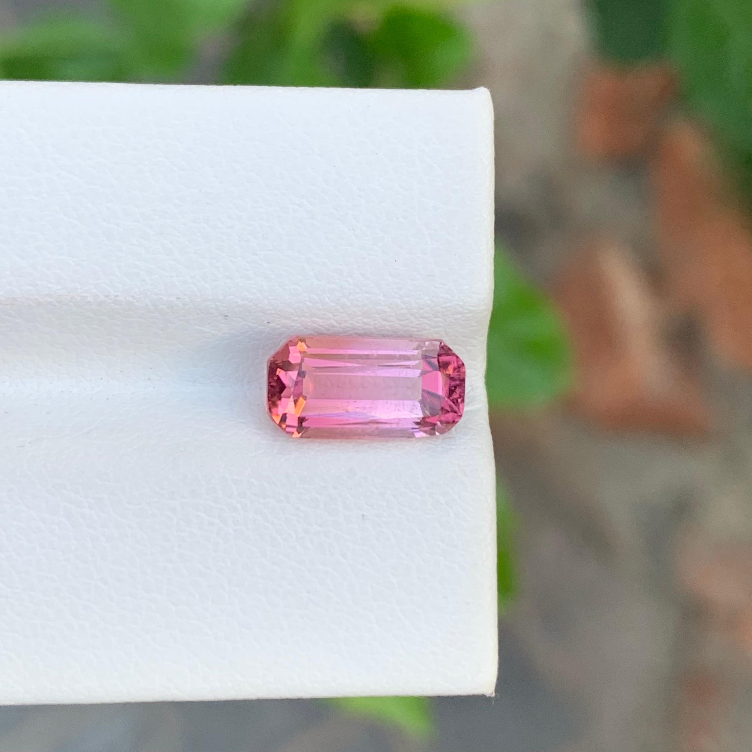 Tourmaline rose naturelle non sertie de 3,20 carats de forme coussin longue pour bijoux Neuf - En vente à Peshawar, PK
