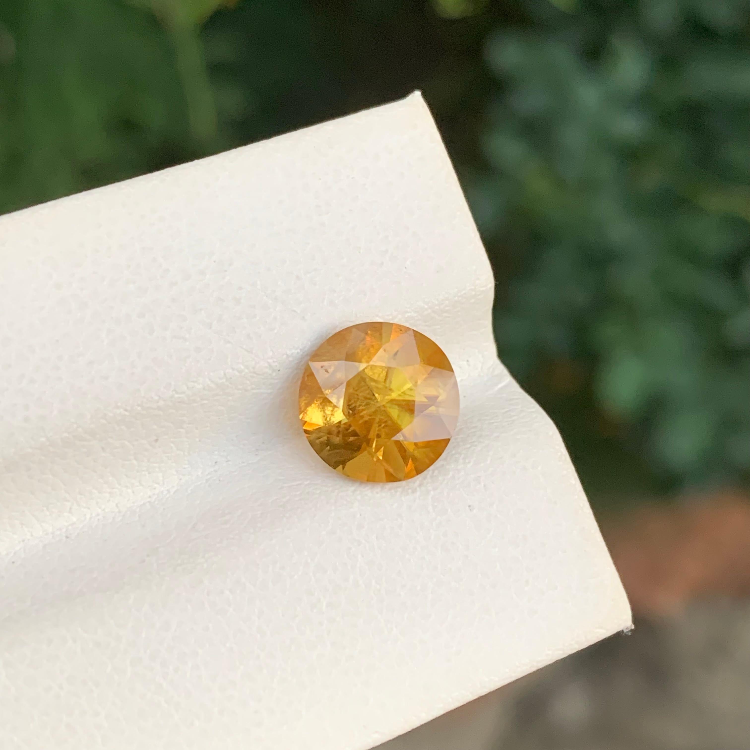 3,20 Karat natürlicher loser Sphene/Titanit runde Form Edelstein im Angebot 1