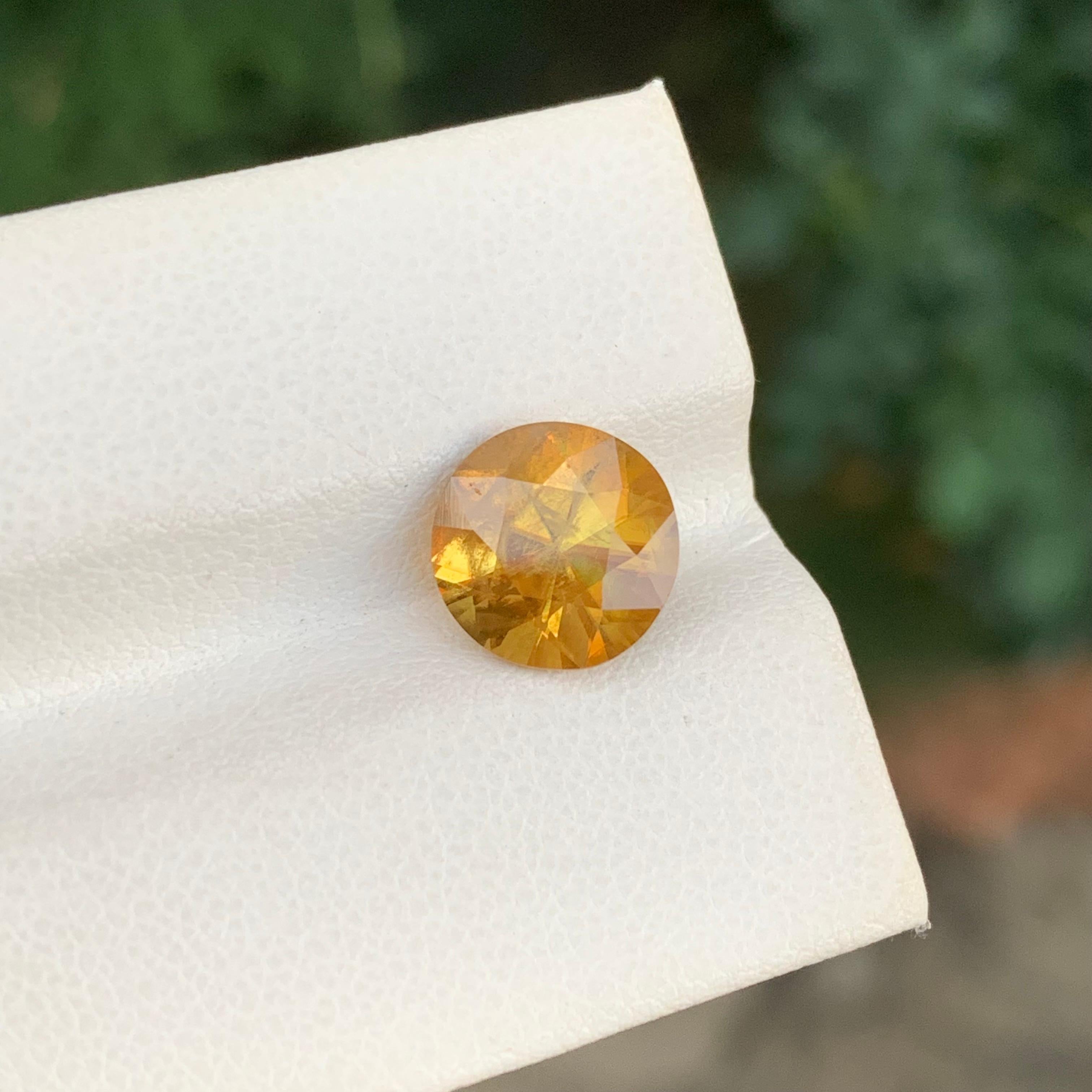 3,20 Karat natürlicher loser Sphene/Titanit runde Form Edelstein im Angebot 3