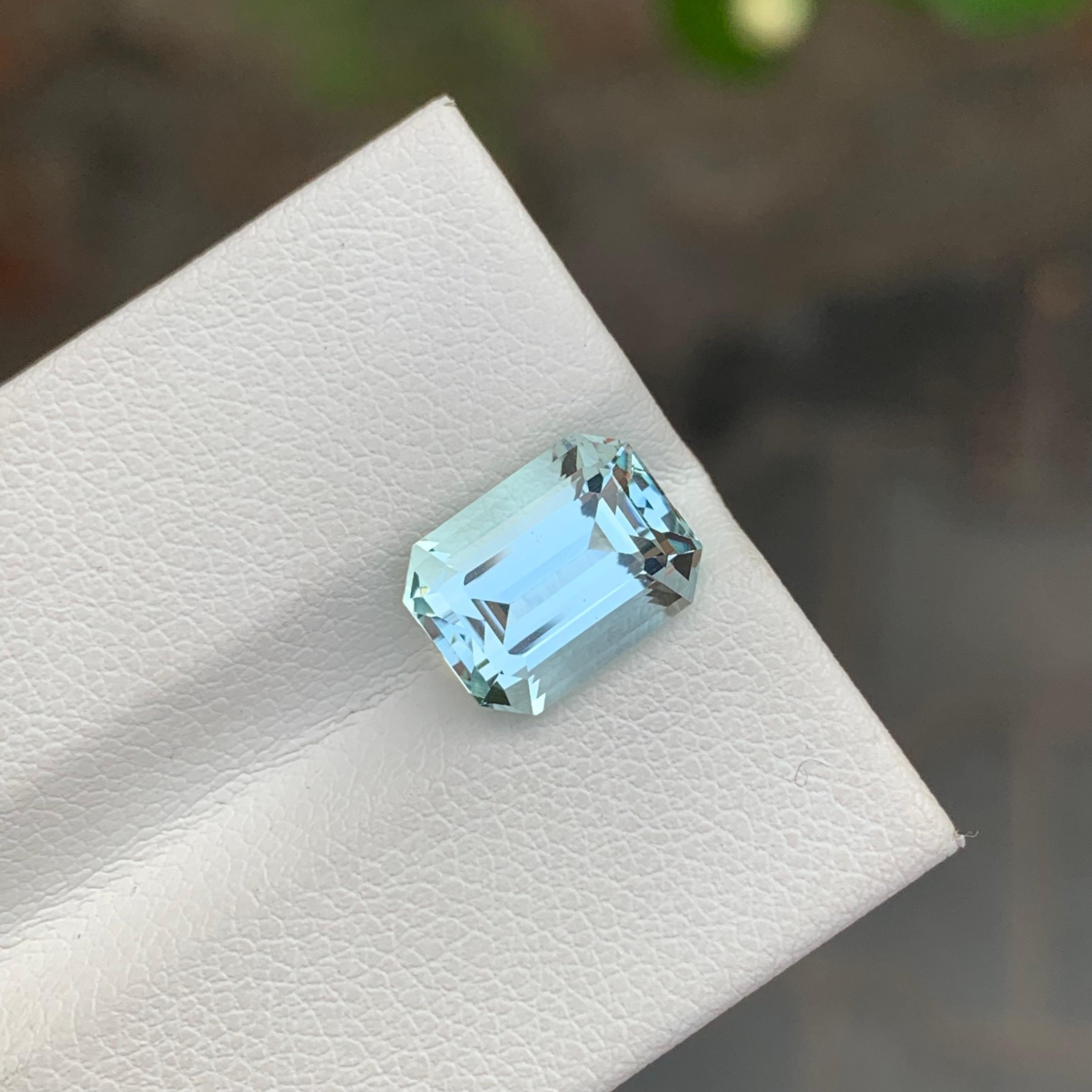 3.20 Carat Natural Loose Untreated Aquamarine Gemstone From Pakistan For Sale 1