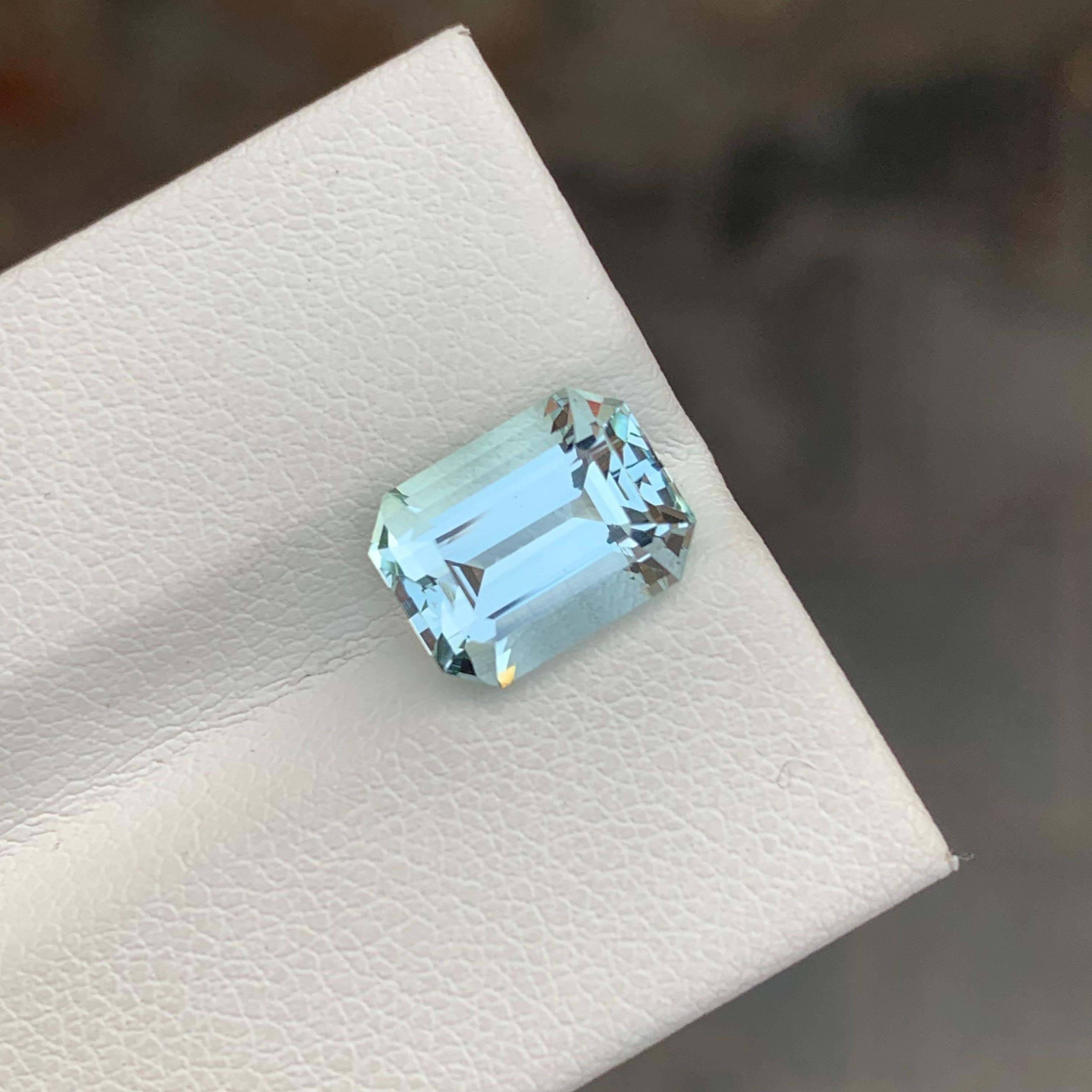 3.20 Carat Natural Loose Untreated Aquamarine Gemstone From Pakistan For Sale 2