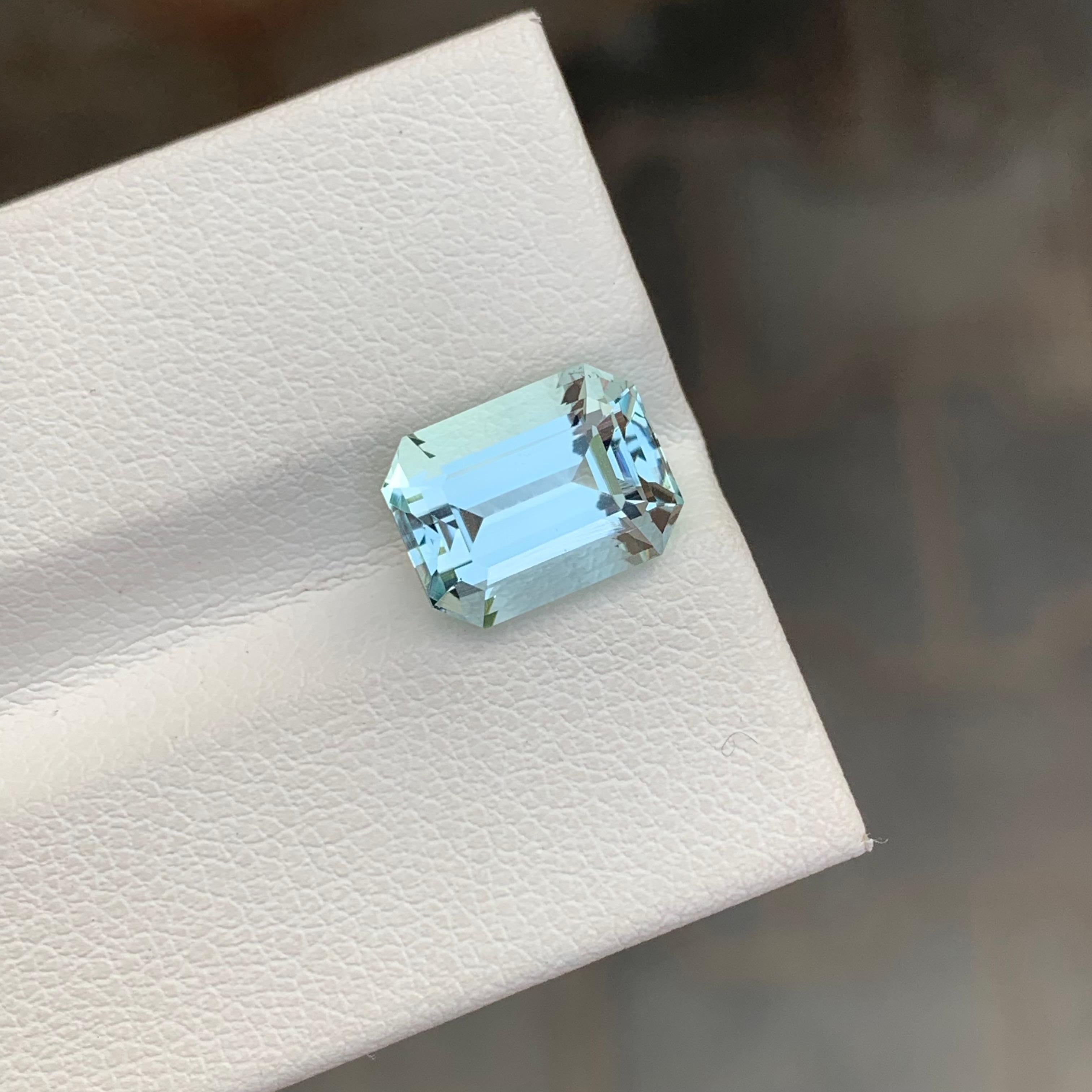 3.20 Carat Natural Loose Untreated Aquamarine Gemstone From Pakistan For Sale 3
