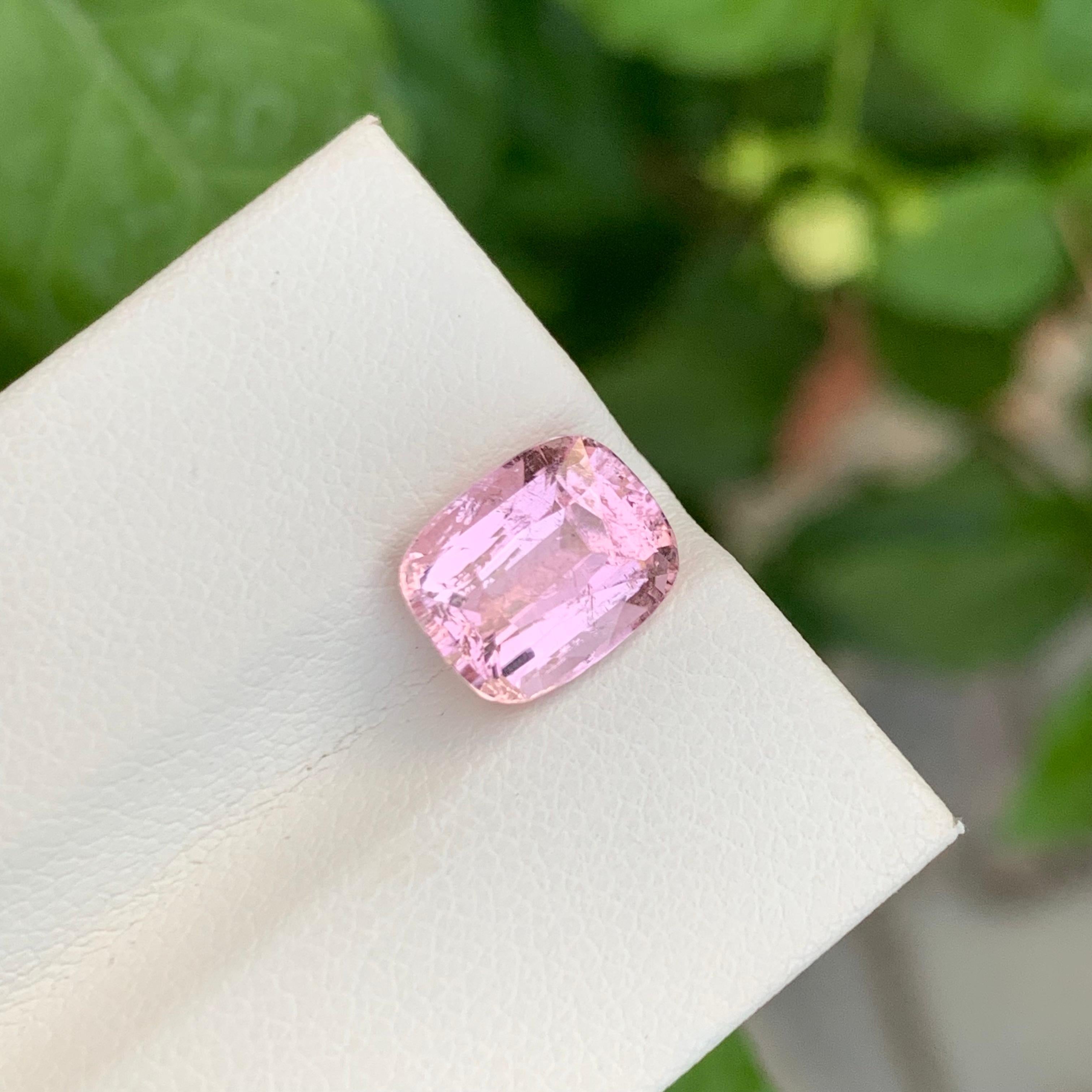 3,20 Karat natürlicher rosa loser Turmalin in Kissenform in Kissenform für Schmuck im Zustand „Neu“ im Angebot in Peshawar, PK
