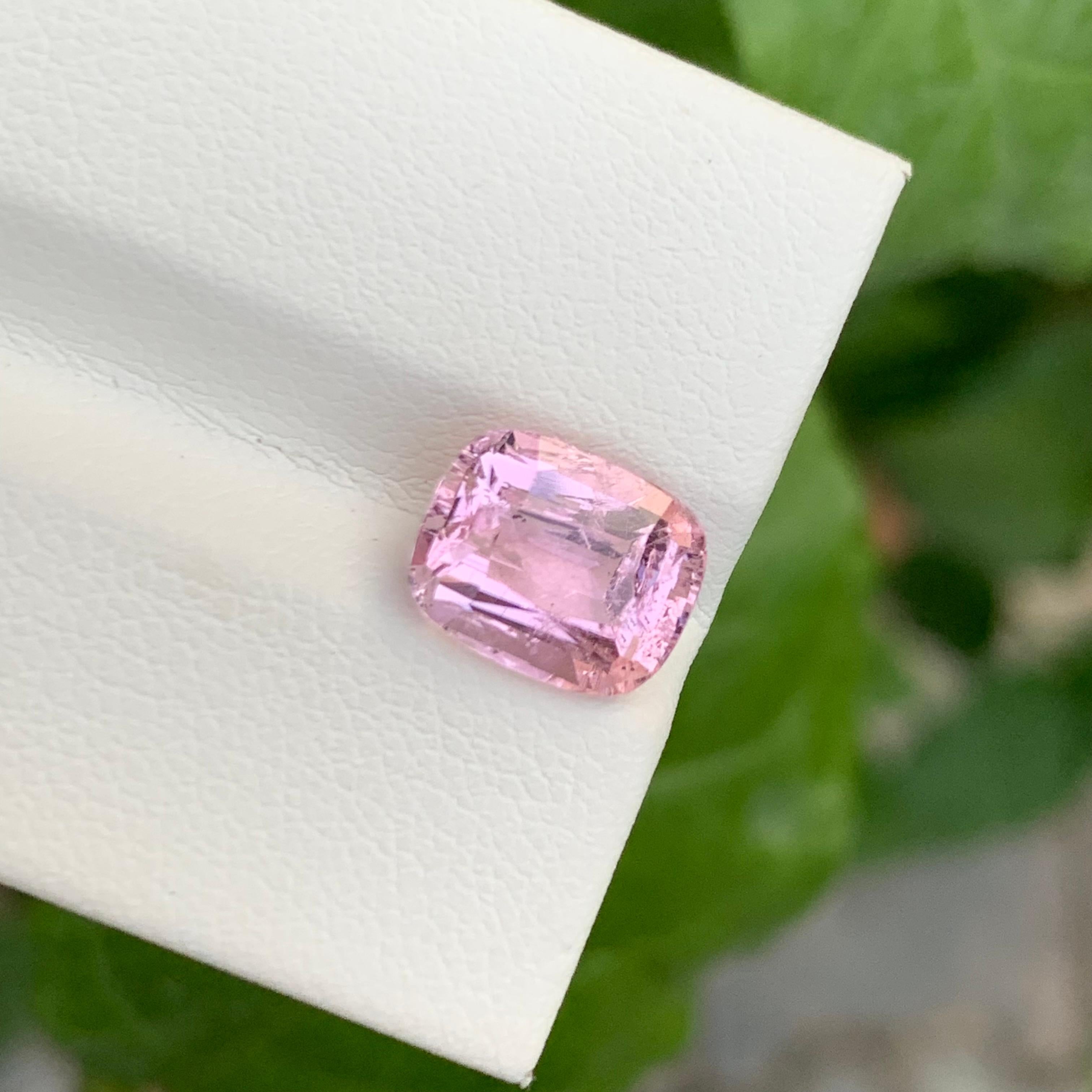 3,20 Karat natürlicher rosa loser Turmalin in Kissenform in Kissenform für Schmuck im Angebot 3