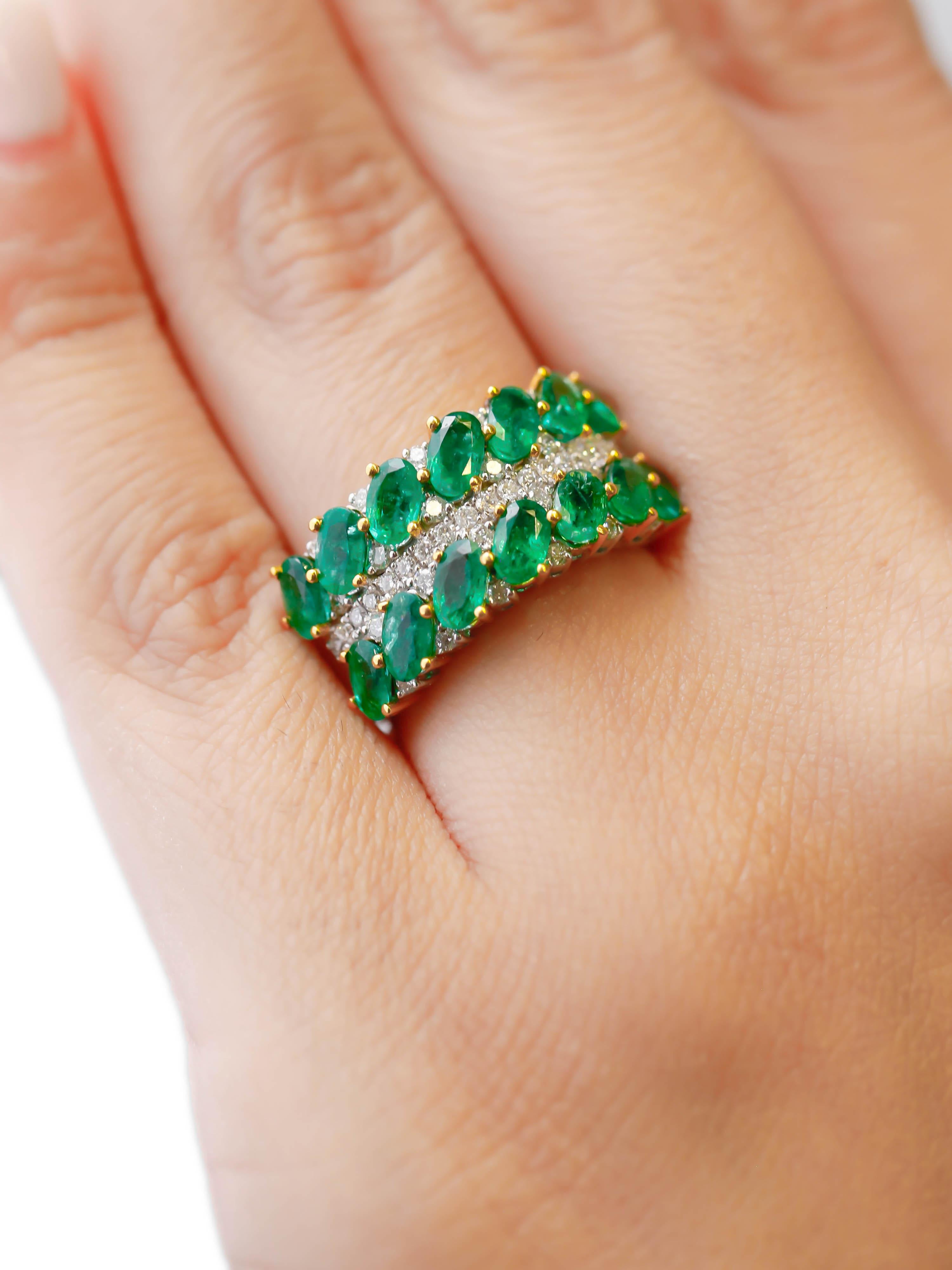 3.20 Carat Oval Cut Emerald and Round Diamond Band Ring in 18k Two-Tone Gold For Sale 2