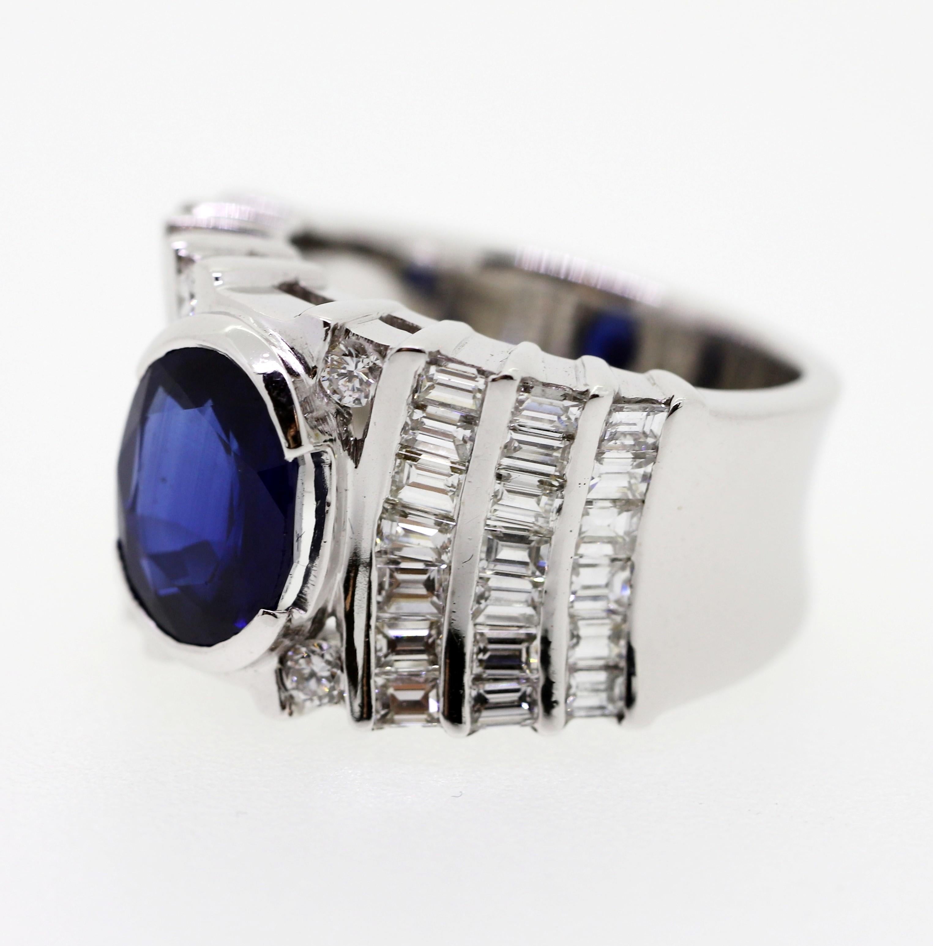 3.20 Carat Oval Sapphire and White Diamonds Cocktail Ring In New Condition For Sale In Milano, IT