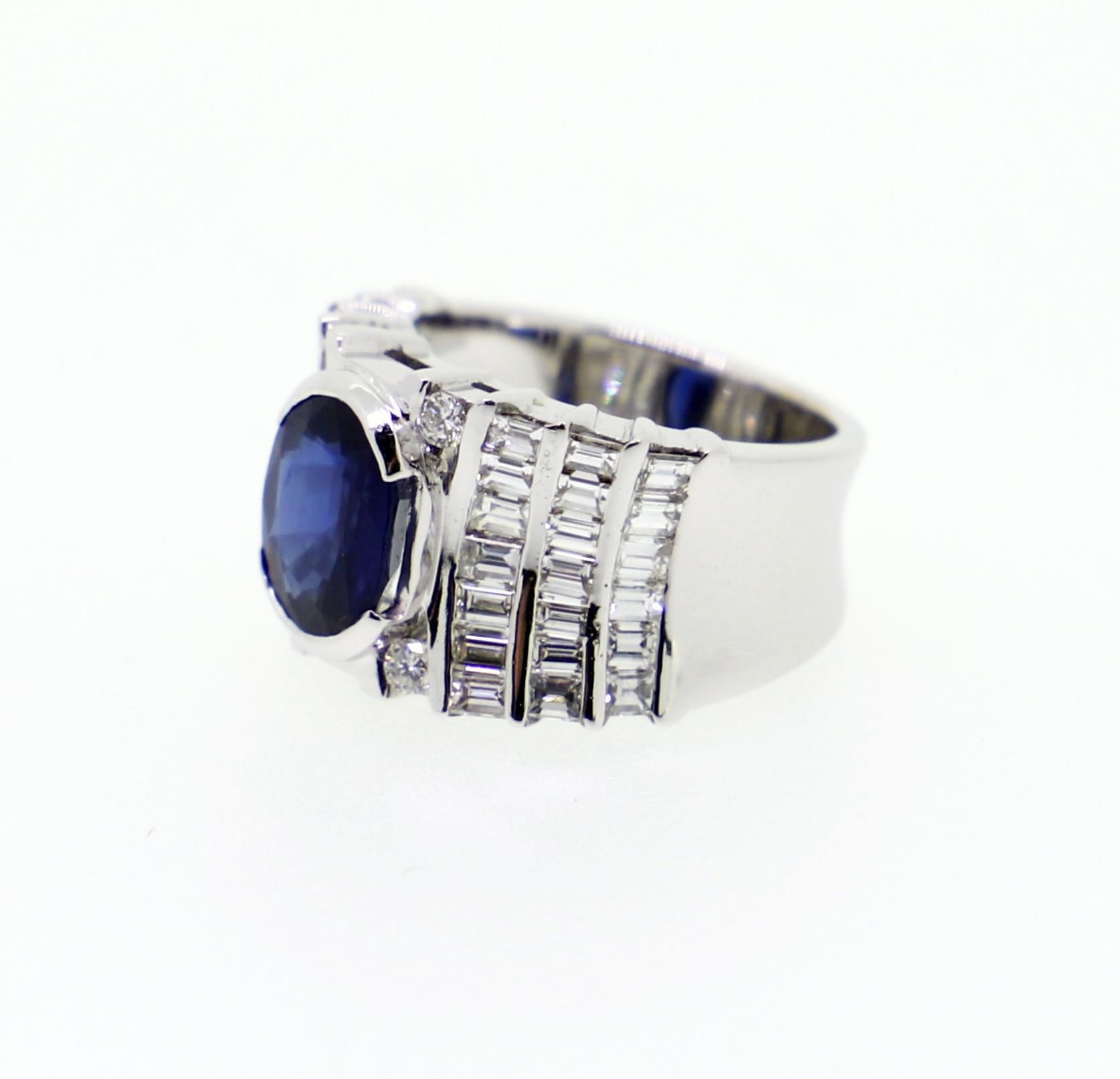 3.20 Carat Oval Sapphire and White Diamonds Cocktail Ring For Sale 2