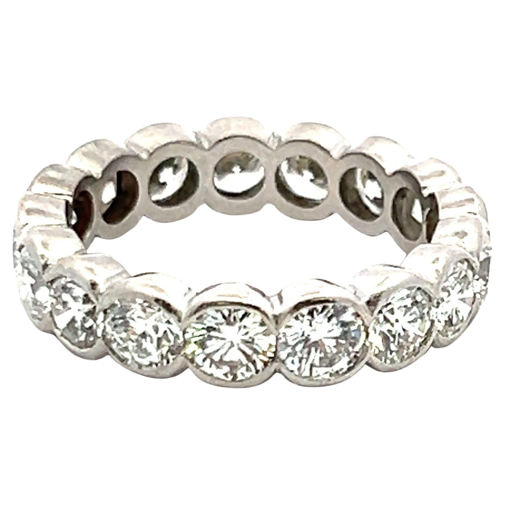 Anello a fascia a eternità completa in platino con diamante tondo Brilliante E VS1 da 3,20 carati