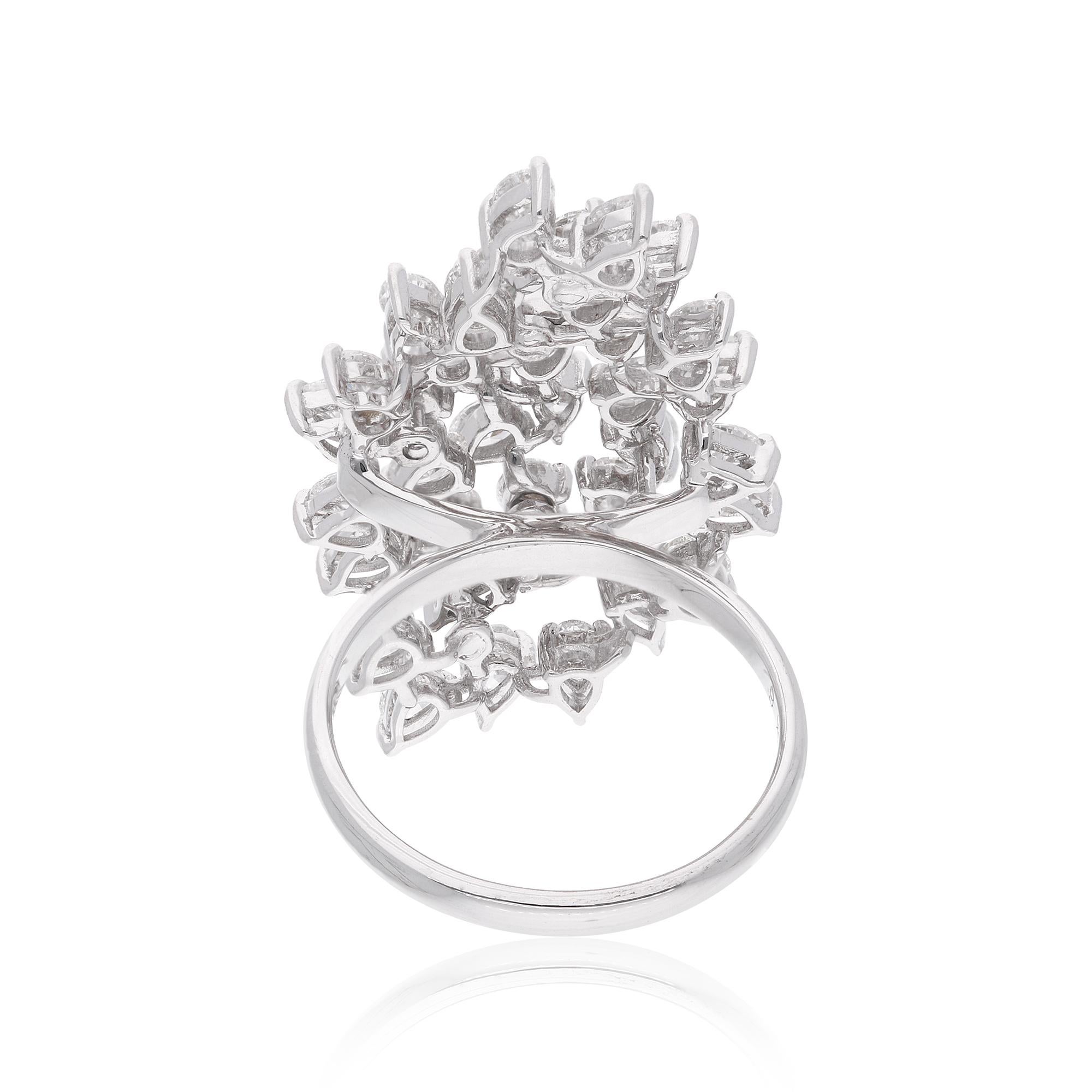 3,20 quilates SI Claridad HI Color Anillo de diamantes pera Joyas de oro blanco de 18 quilates en Nuevo estado para la venta en Diera, Dubai