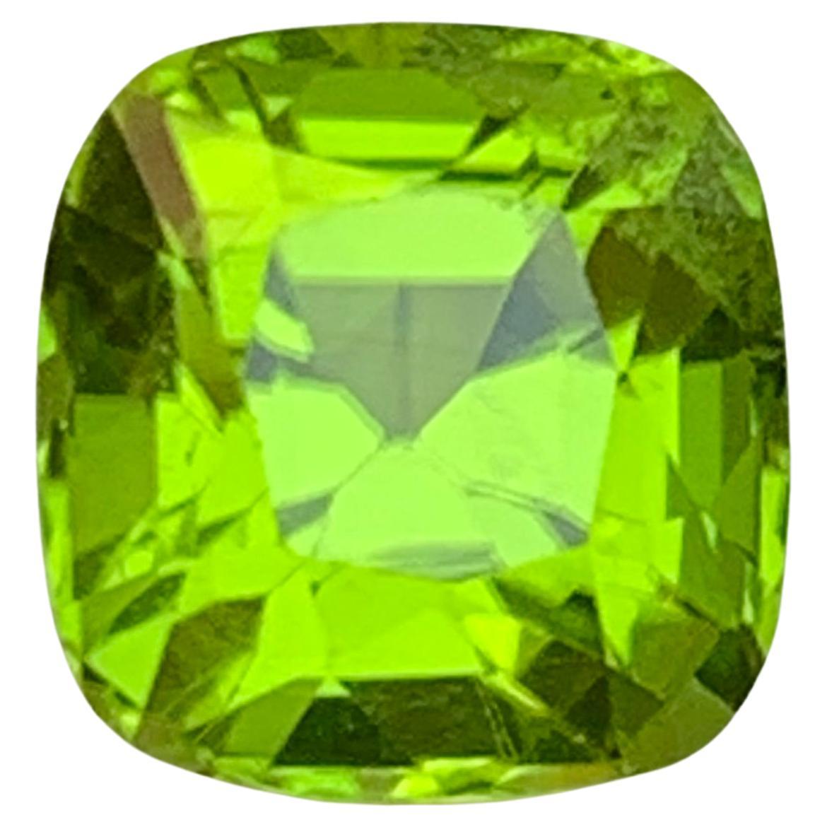 3.20 Carat Vivid Green Natural Peridot Cushion Cut Loose Gemstone from Pakistan For Sale