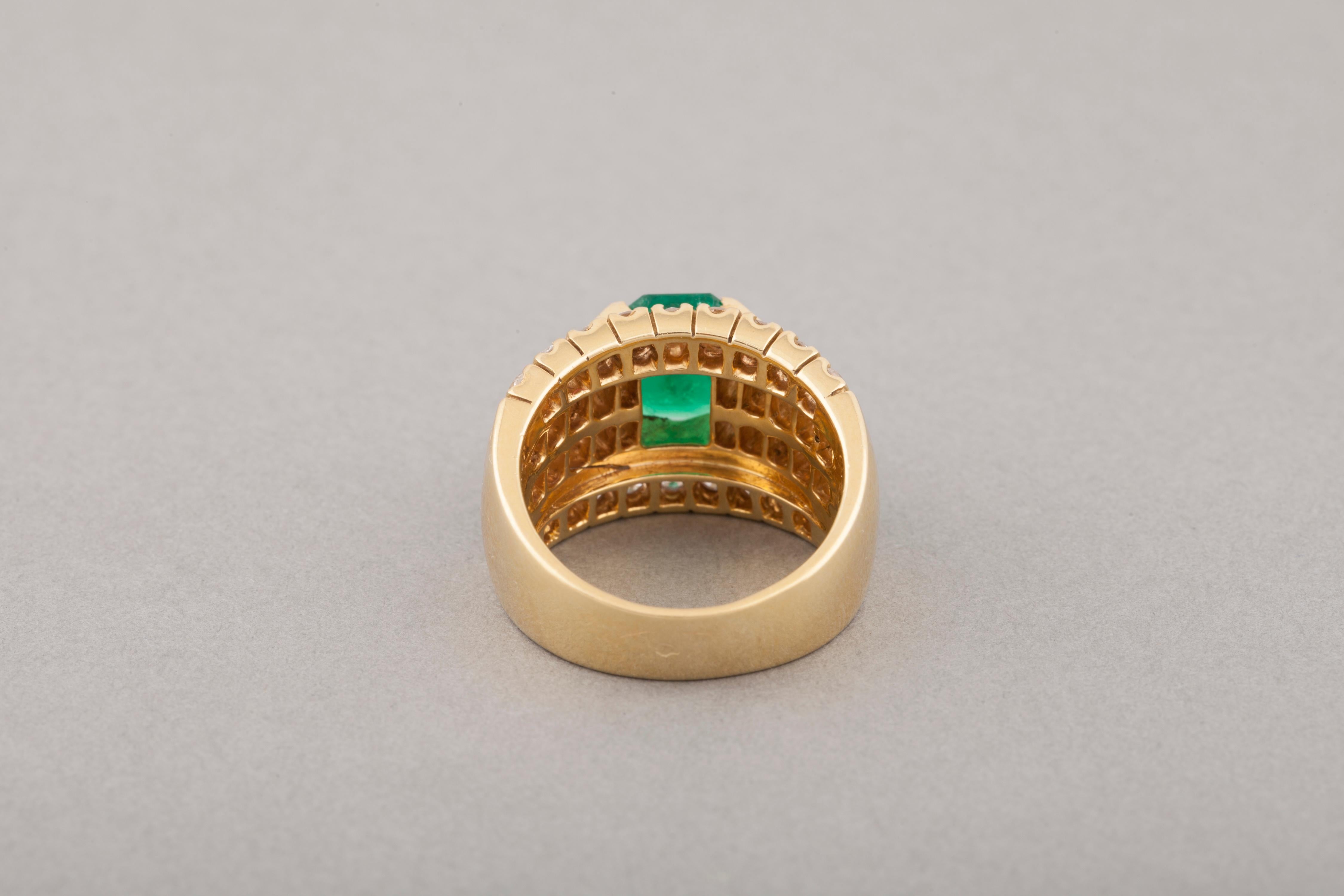 Women's or Men's 3.20 Carat Diamonds and 2 Carat Colombian Emerald French Ring For Sale