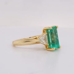 3.20 Carats Emerald and Trillion Diamond Three Stone Ring 14k Yellow Gold LV