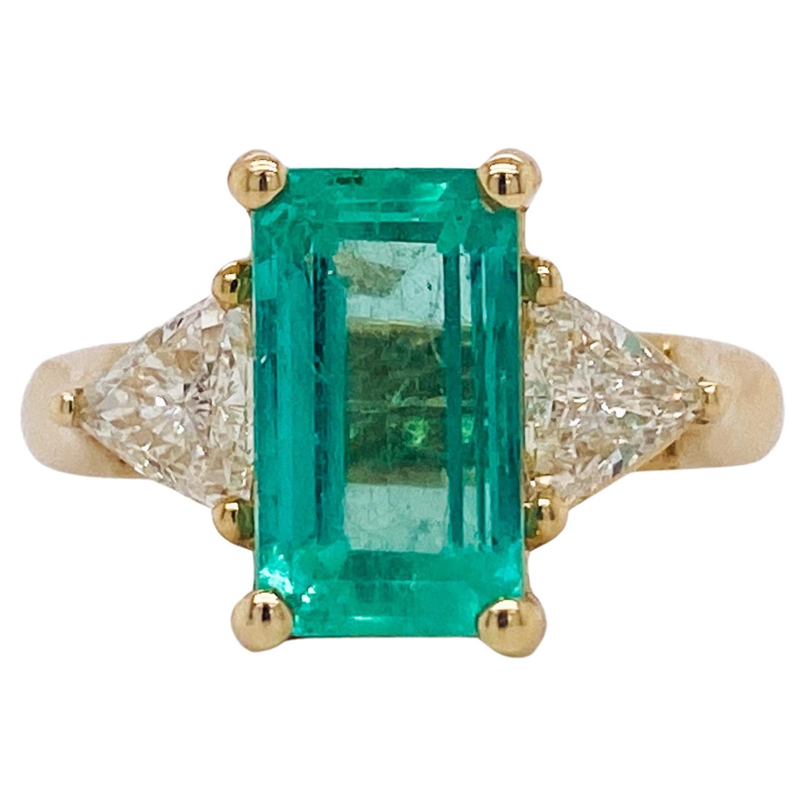 3.20 Carats Emerald and Trillion Diamond Three Stone Ring 14k Yellow Gold LV