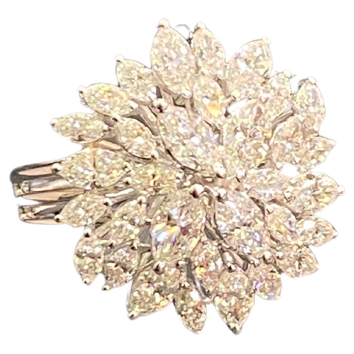 3,20 quilates F/VS1 Diamantes naturales en forma de marquesa Anillo de cóctel Oro blanco de 18 quilates