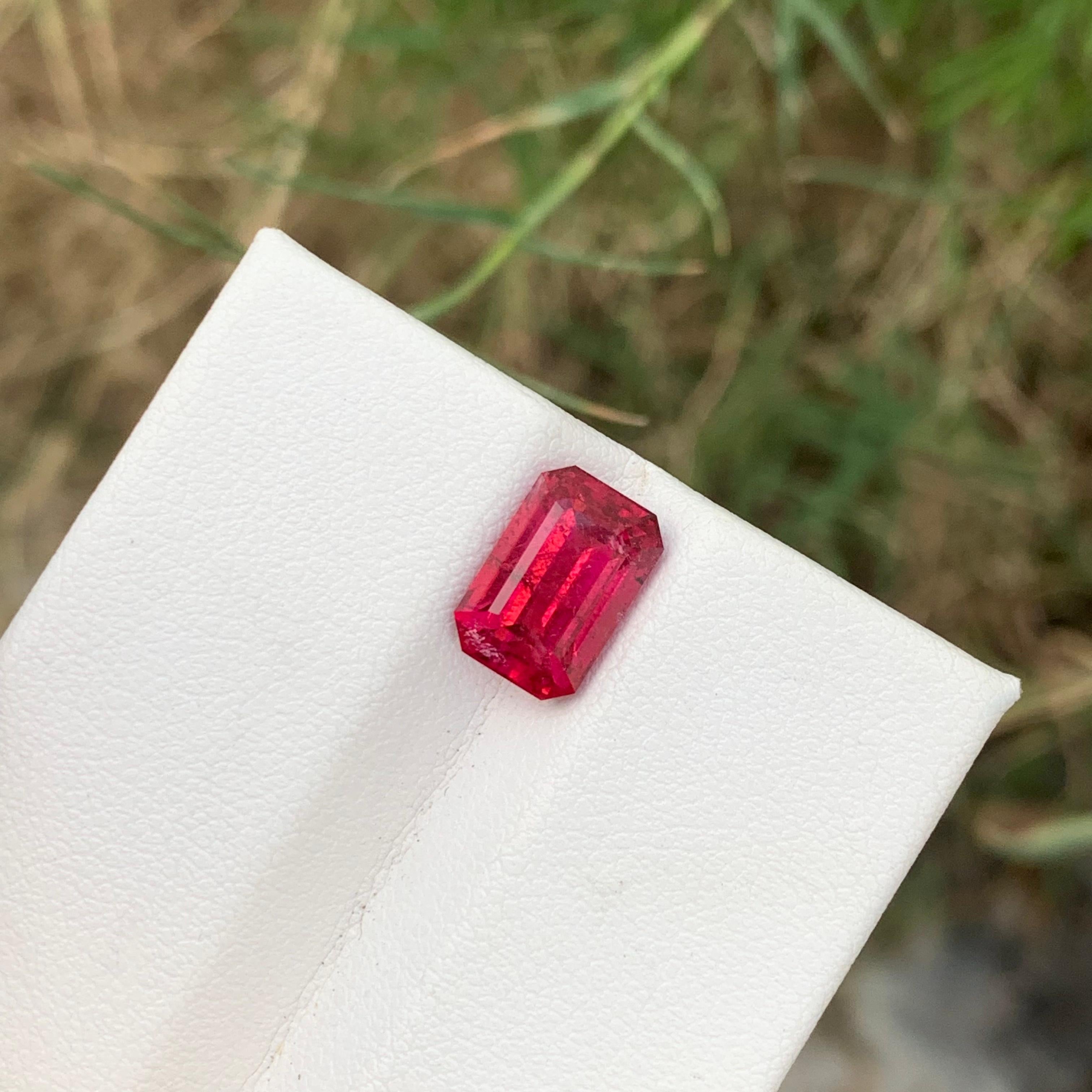 3.20 Carats Faceted Natural Rubellite Tourmaline Gemstone Emerald Shape For Sale 9