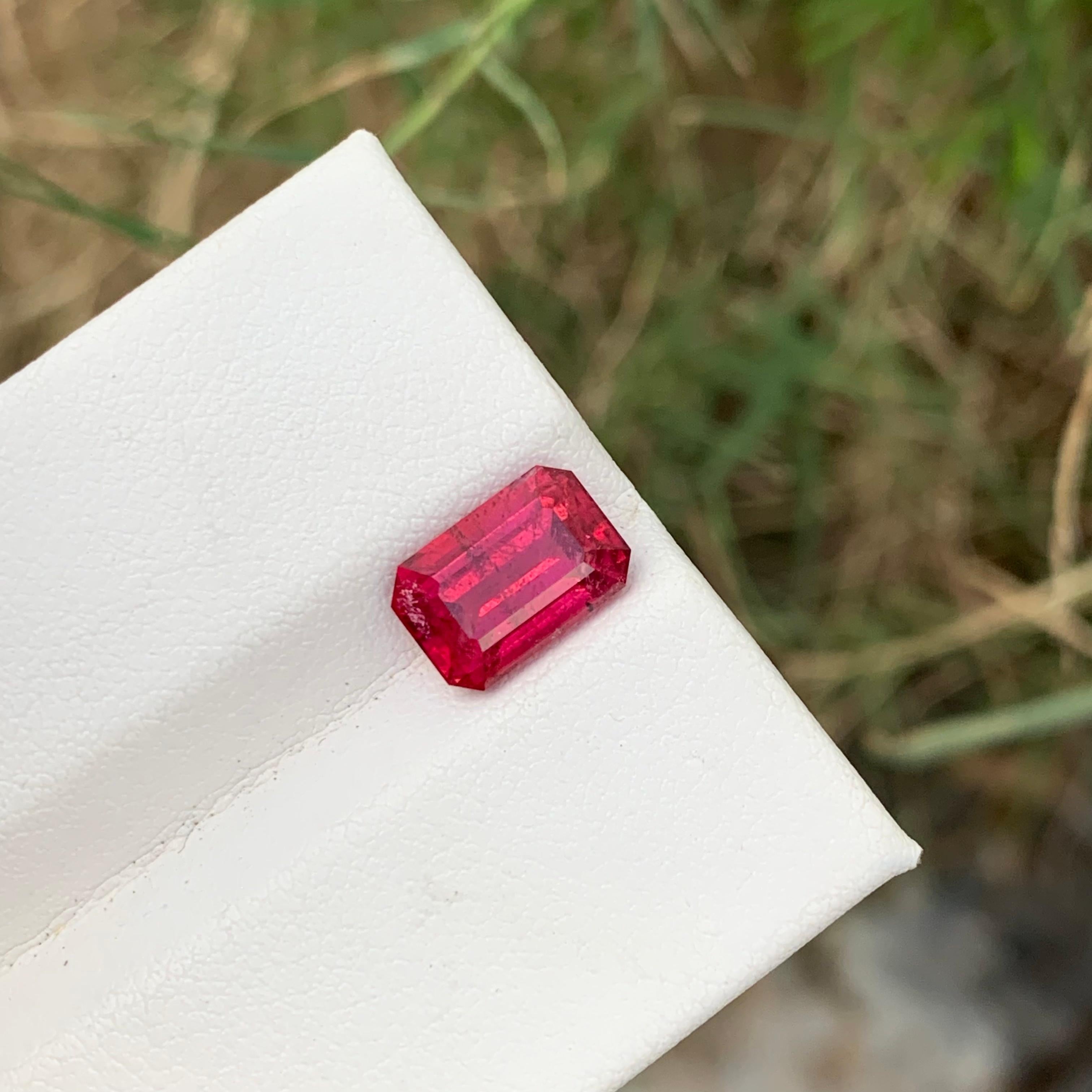 3.20 Carats Faceted Natural Rubellite Tourmaline Gemstone Emerald Shape For Sale 10