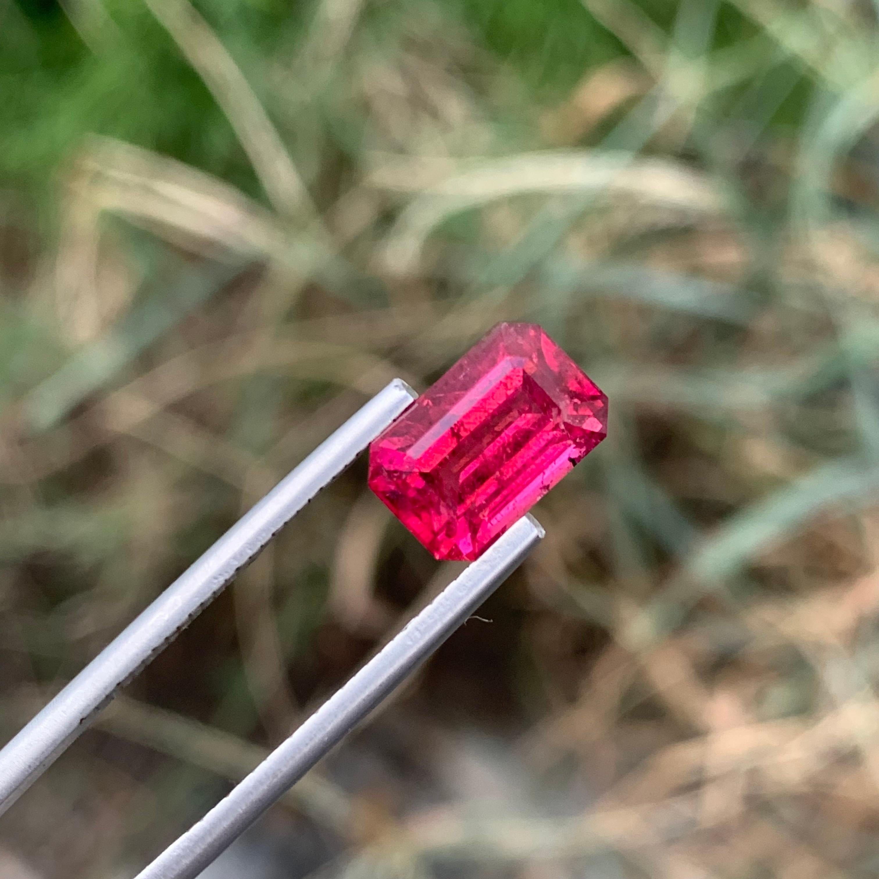3.20 Carats Faceted Natural Rubellite Tourmaline Gemstone Emerald Shape For Sale 12