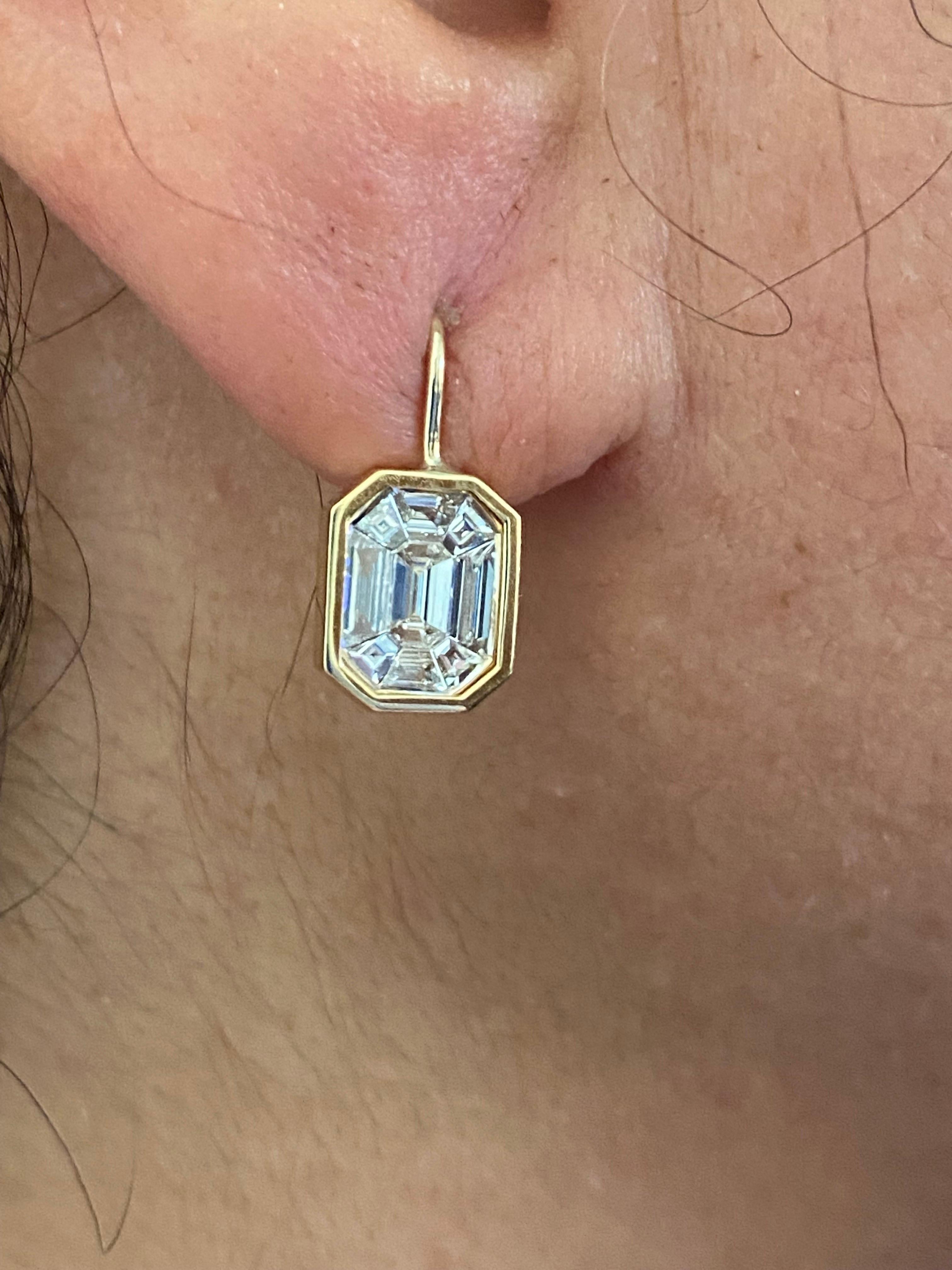 3.20 Carats Hanging Yellow Gold Emerald Cut Earrings In New Condition For Sale In Great Neck, NY