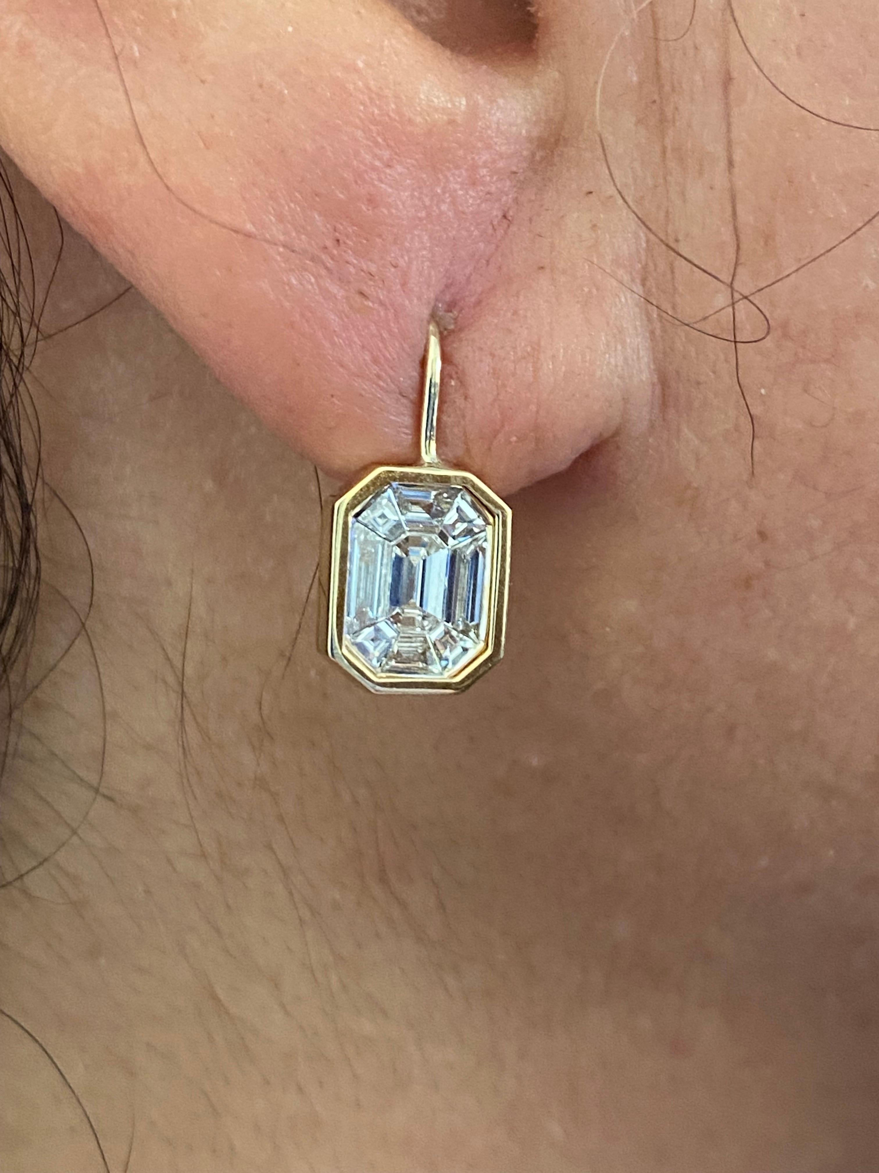 Men's 3.20 Carats Hanging Yellow Gold Emerald Cut Earrings For Sale