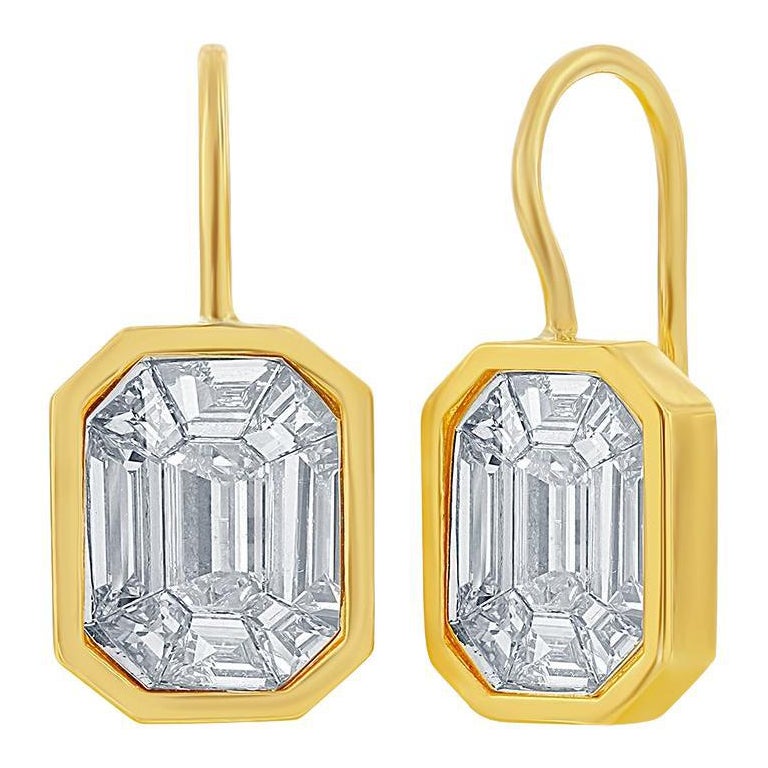 3.20 Carats Hanging Yellow Gold Emerald Cut Earrings For Sale