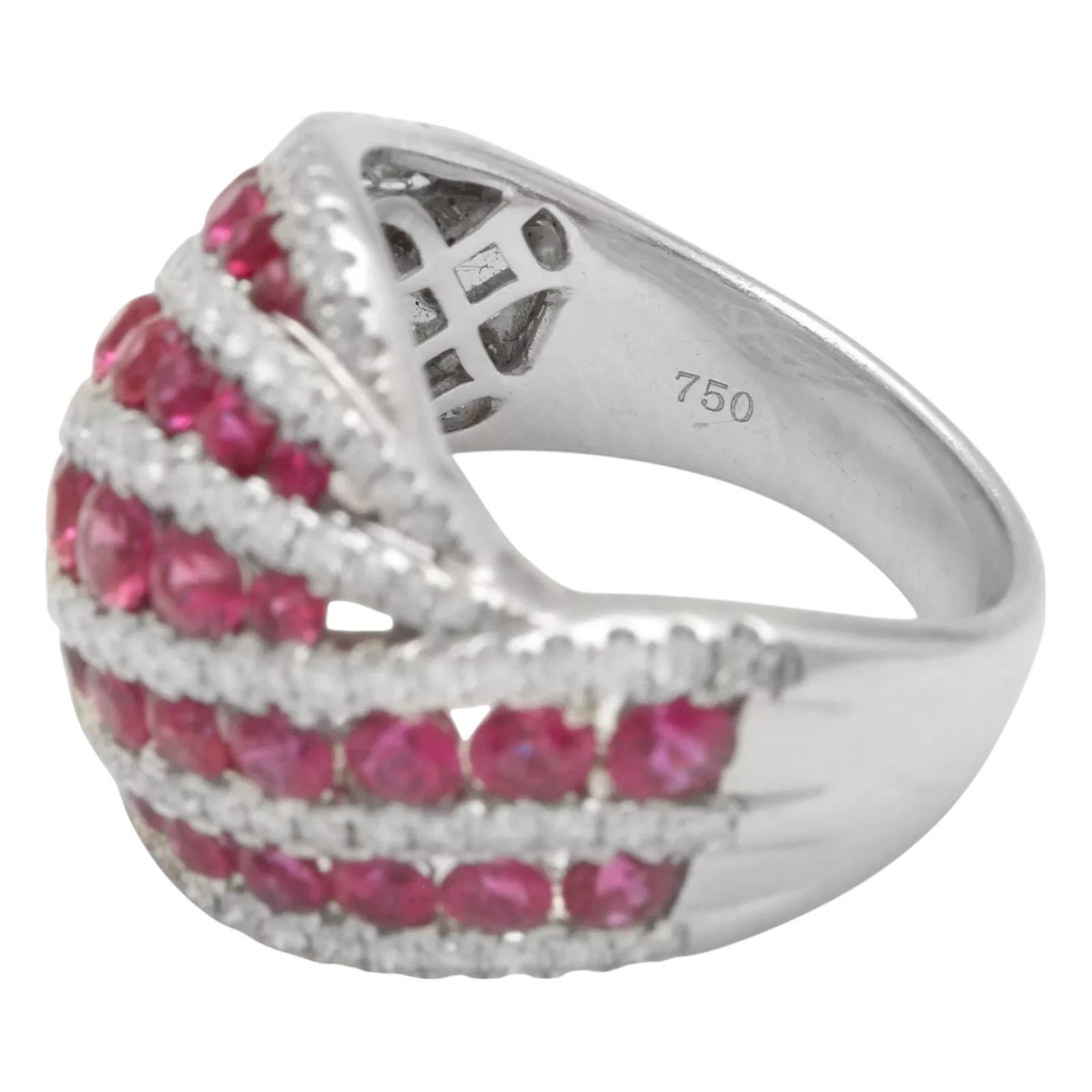 Round Cut 3.20 Carats Impressive Natural Burma Ruby and Diamond 18K Solid White Gold Ring For Sale