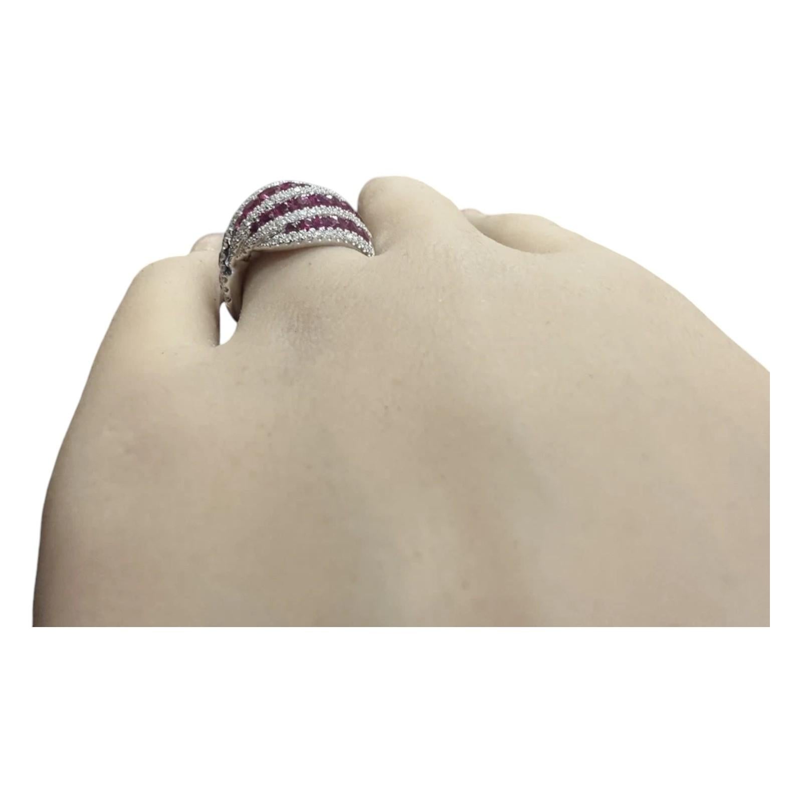 3.20 Carats Impressive Natural Burma Ruby and Diamond 18K Solid White Gold Ring For Sale 4
