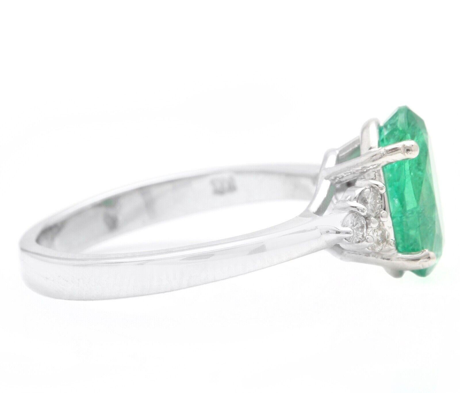 Mixed Cut 3.20 Carats Natural Emerald and Diamond 14k Solid White Gold Ring For Sale