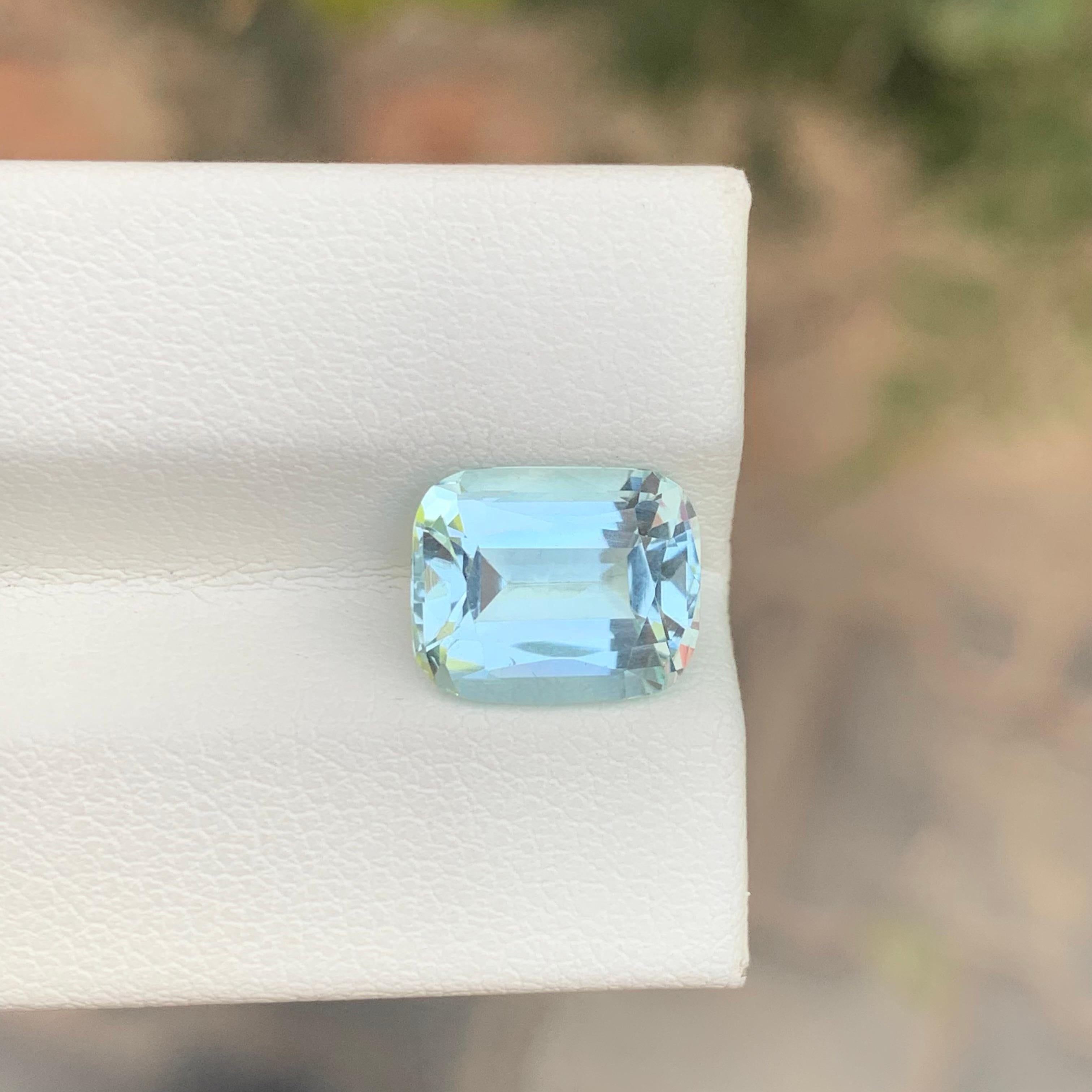 Women's or Men's 3.20 Carats Natural Loose Aquamarine Shigar Valley Pakistan Mine For Sale