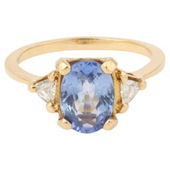 Vintage 3.20 Carats Sapphire Diamonds 18 Carats Yellow Gold Ring