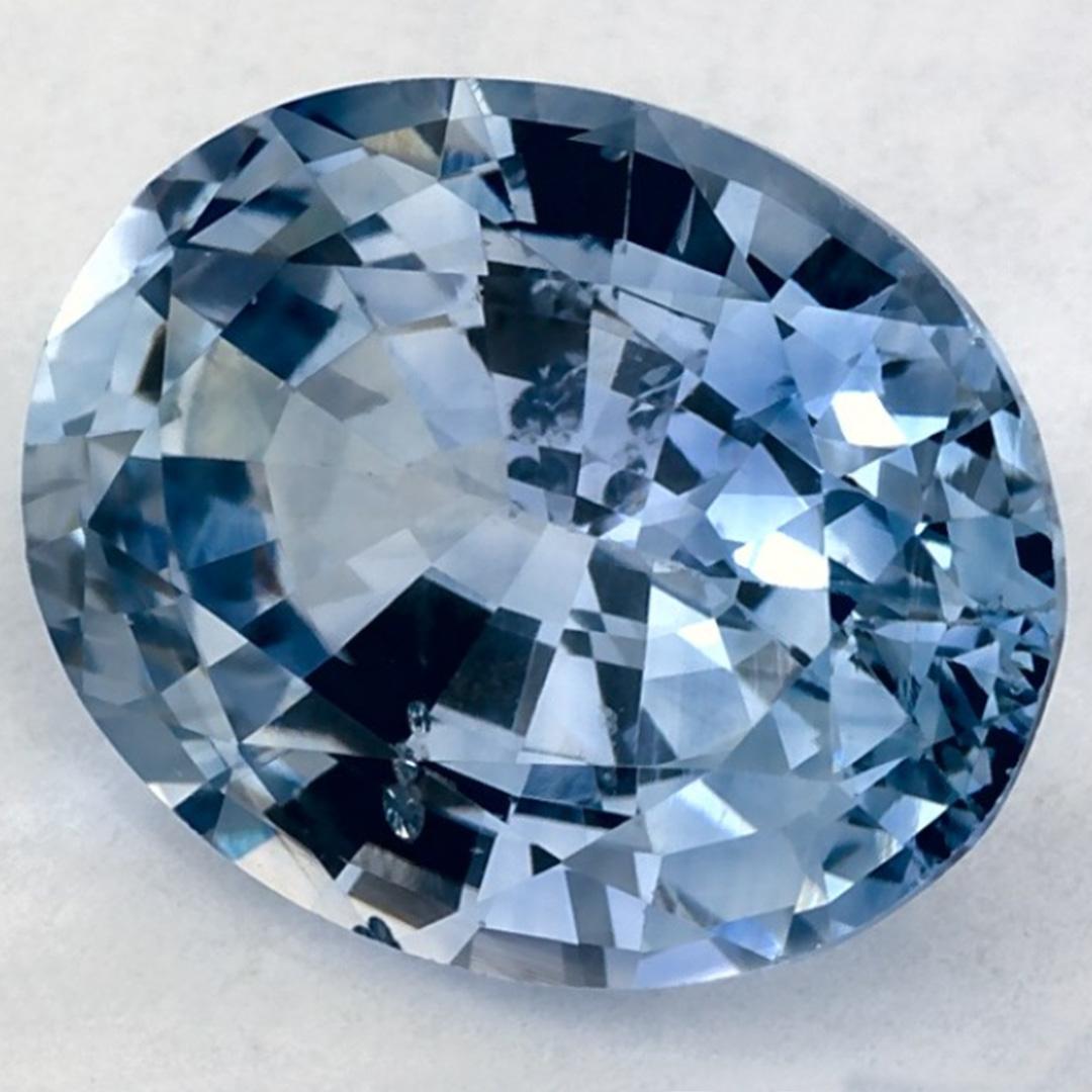Una piedra de nacimiento de septiembre muy preciosa con un encantador color azul. Se cree que traen buena suerte y fortuna a la vida.

Explora la vibrante colección de esmeraldas, rubíes y zafiros de nuestra tienda, disponibles como gemas sueltas y