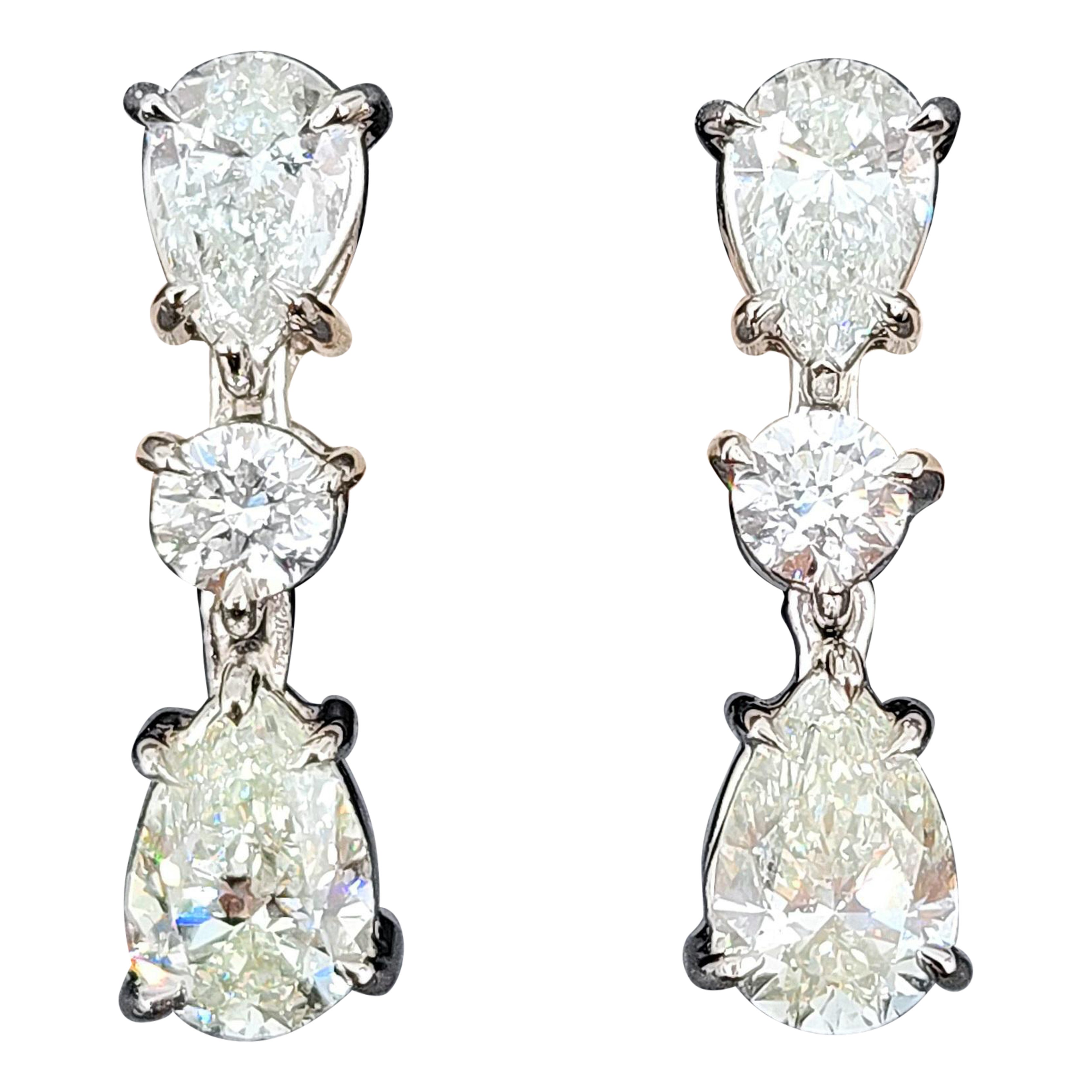 3.20 ct Diamond Dangle Earrings For Sale