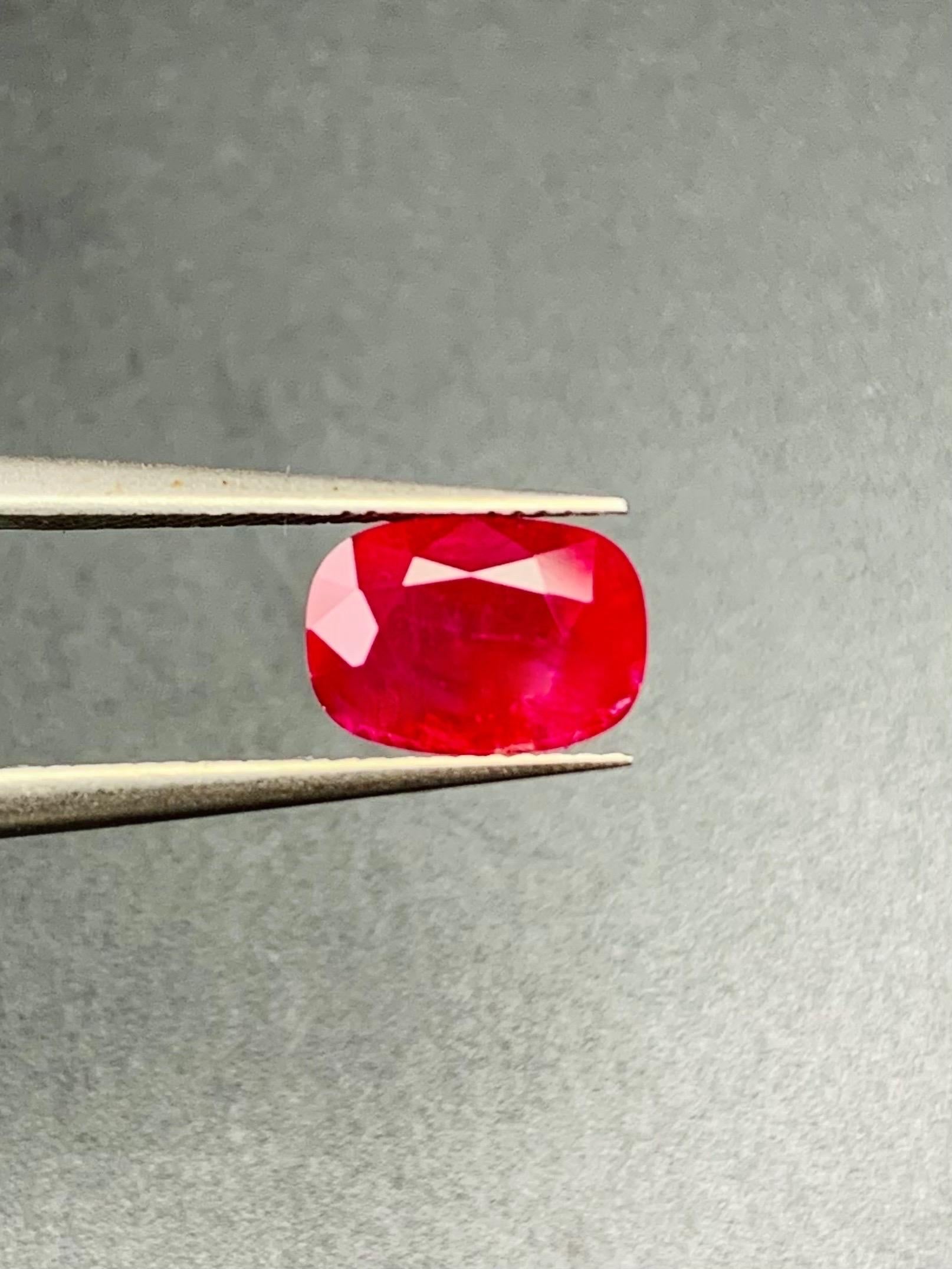 3.20 Ct Certificat GIA Rubis Naturel Birmanie  non chauffé Couleur rouge œil propre qualité en vente 3