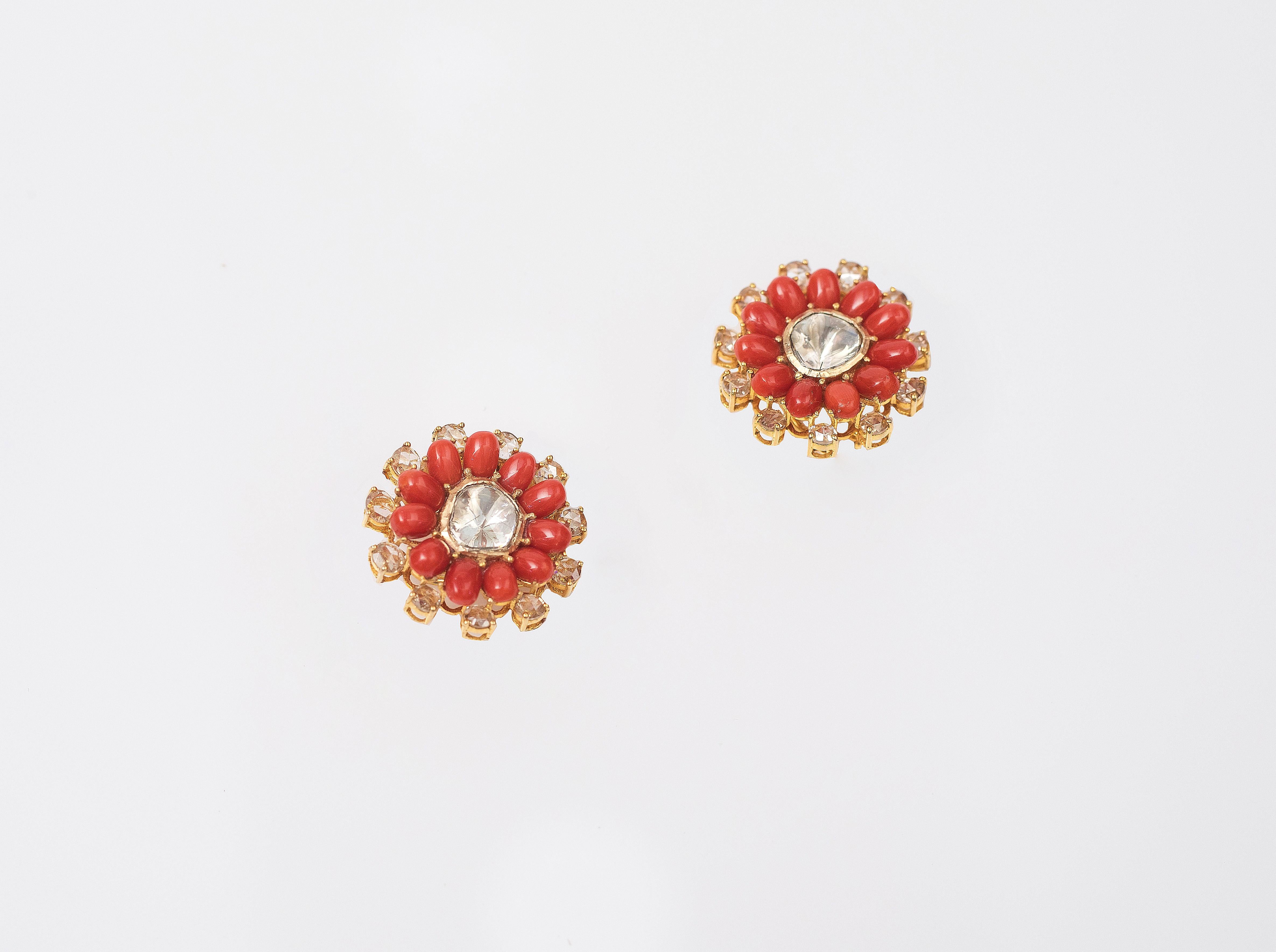 Anglo-Indian 3.20 Cts Flat Cut, Rose Cut Diamonds and Coral Stud Earring in 14k Gold For Sale