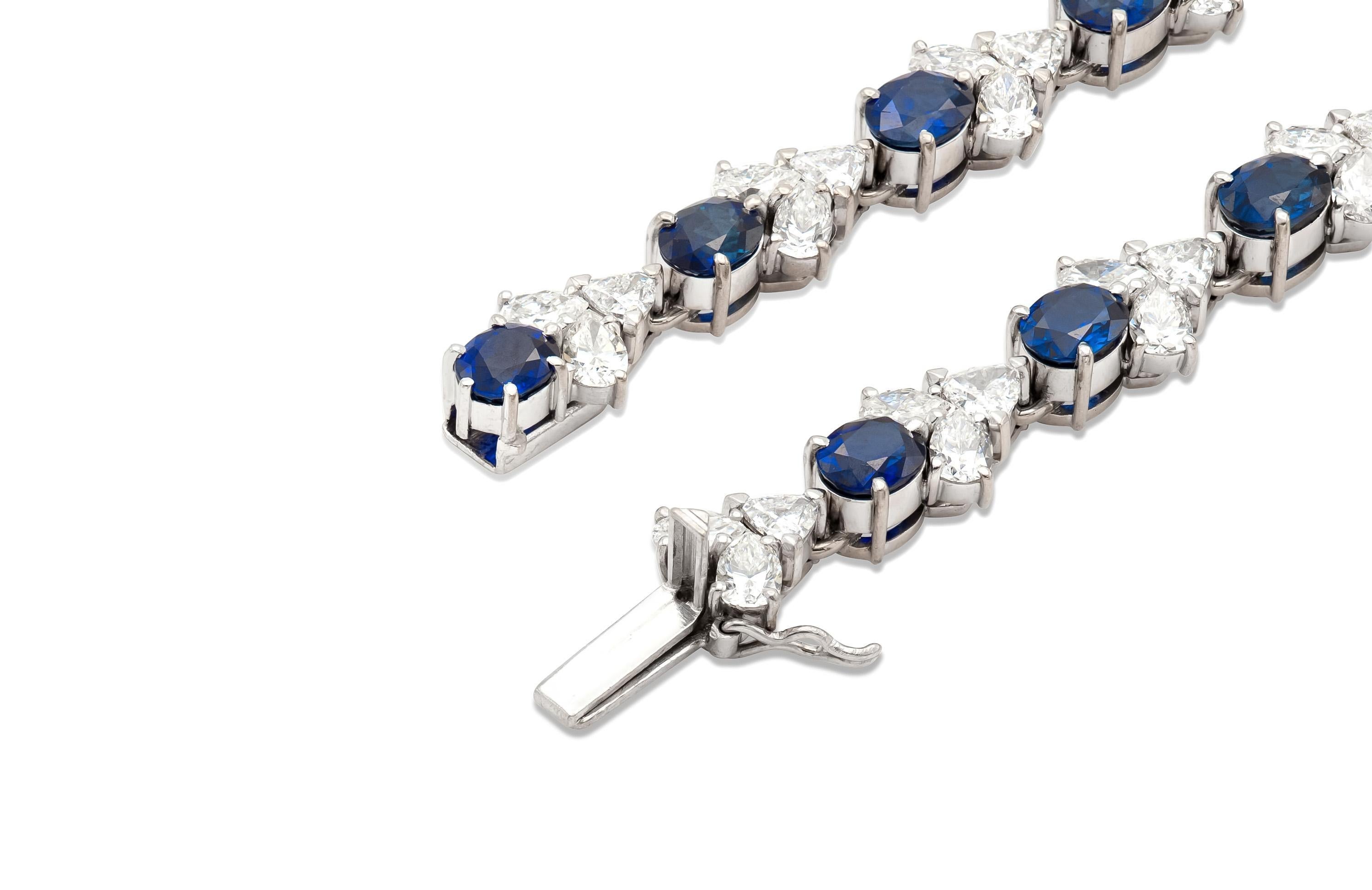 Women's 32.00 Carat Oval Cut Sapphires and 26.00 Carat Diamonds Necklace For Sale