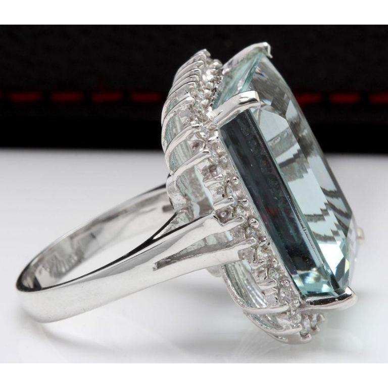 Emerald Cut 32.00 Carat Natural Aquamarine and Diamond 14 Karat Solid White Gold Ring For Sale