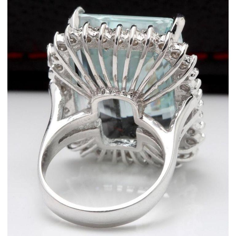 32.00 Carat Natural Aquamarine and Diamond 14 Karat Solid White Gold Ring In New Condition For Sale In Los Angeles, CA