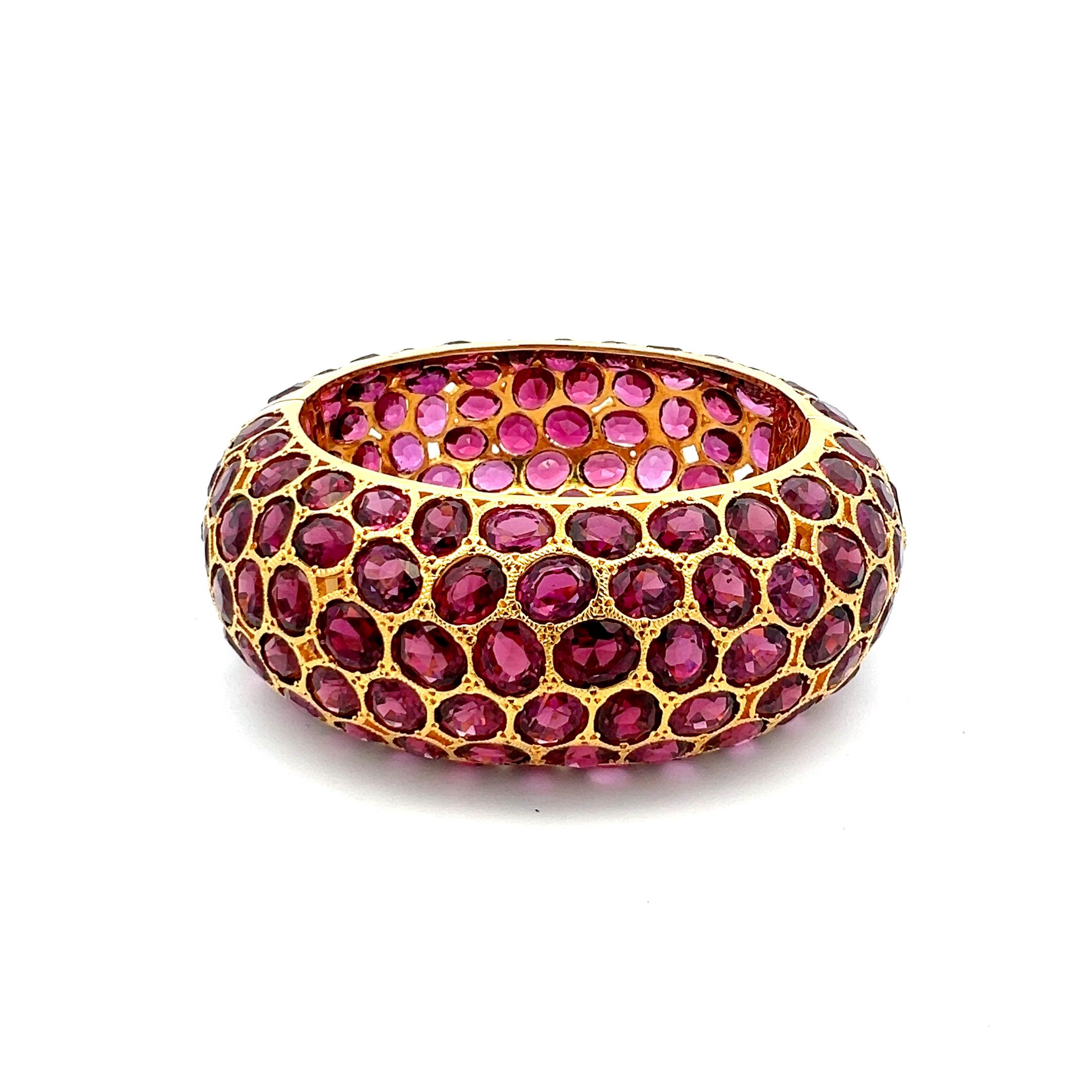 320,00 Carati Ametiste di forma ovale Bracciale in oro giallo 18 carati in vendita 4