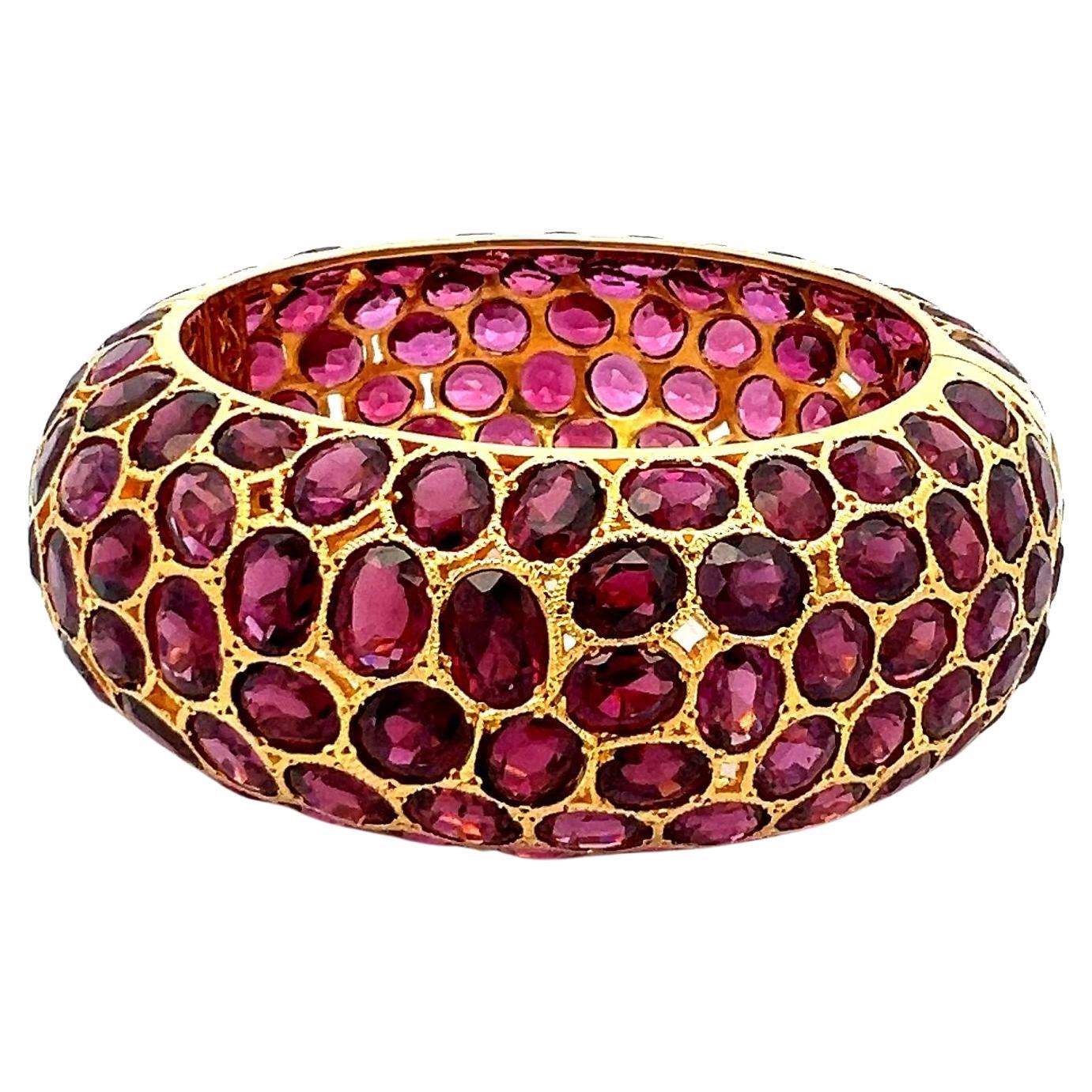 320.00 Karat Ovalform Amethysten 18 Karat Gelbgold Armspange Armband