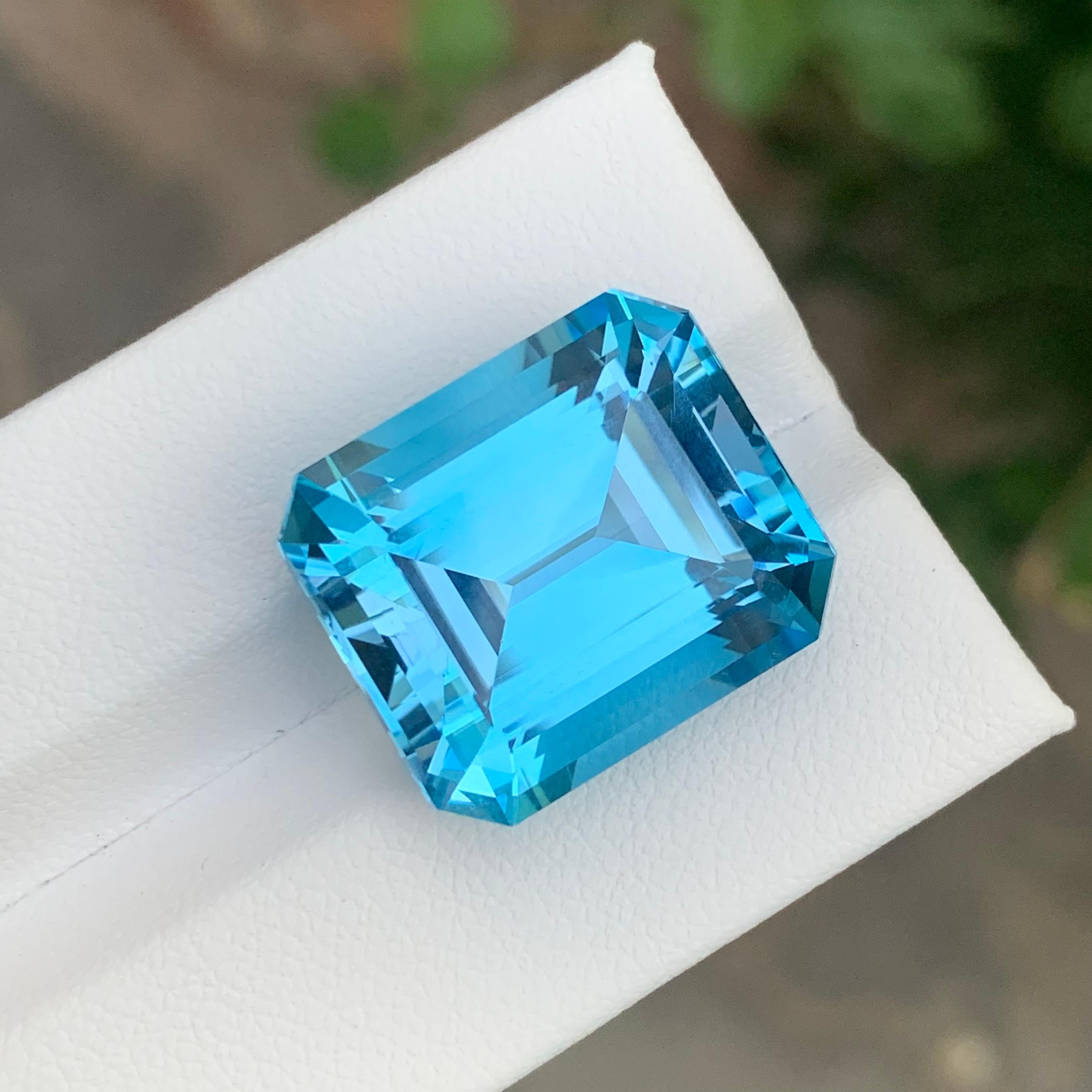 32.05 Carat Natural Loose Blue Topaz Octagon Cut Gemstone In New Condition For Sale In Peshawar, PK