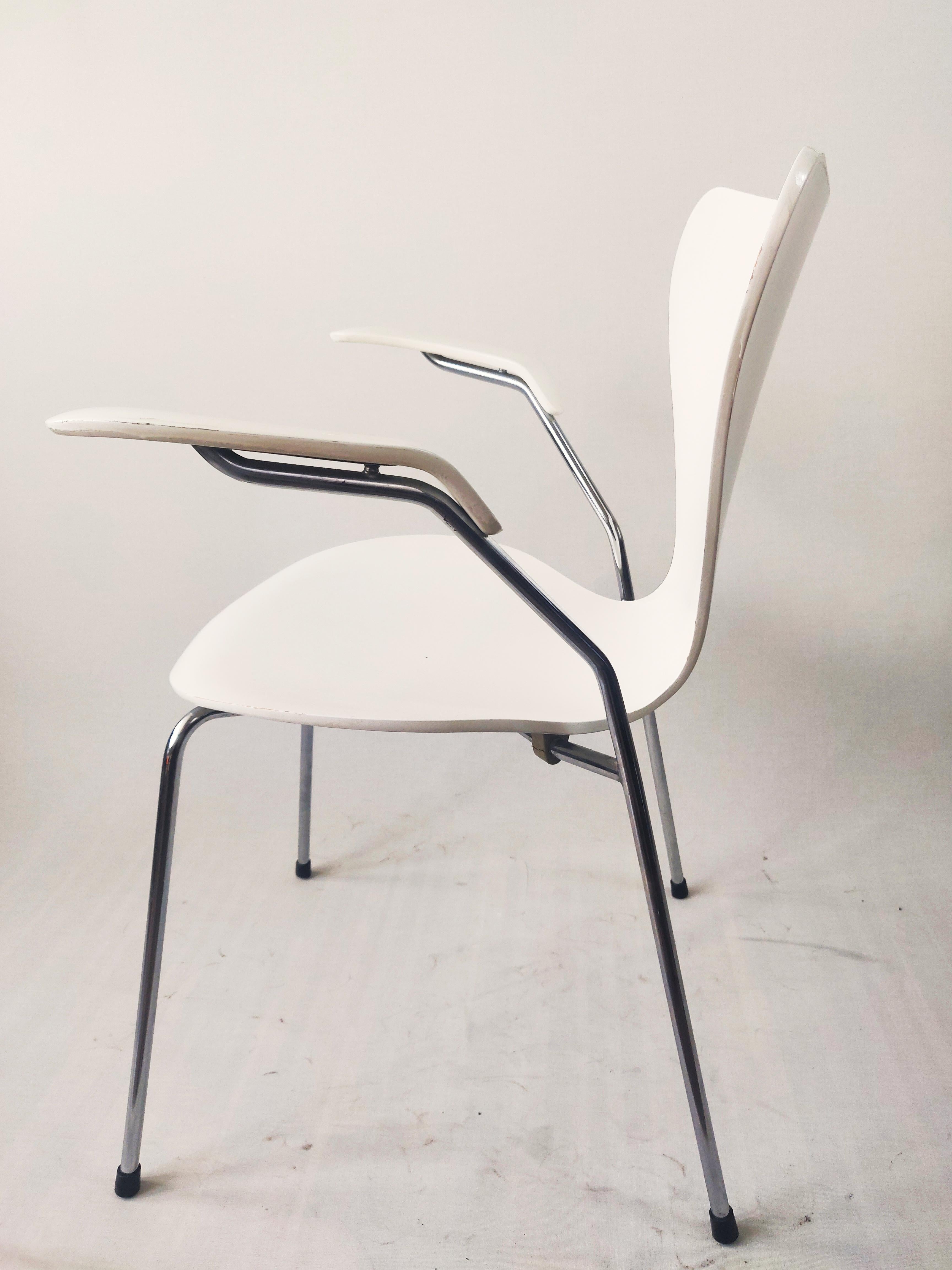 Stuhl 3207 von Arne Jacobsen für Fritz Hansen, 1982 (Ende des 20. Jahrhunderts) im Angebot