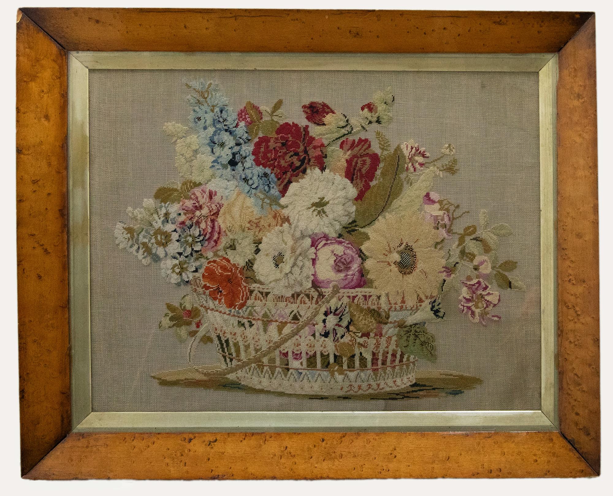 Travail à l'aiguille de la fin du 19e siècle encadré en érable - Un panier de fleurs - Art de Unknown